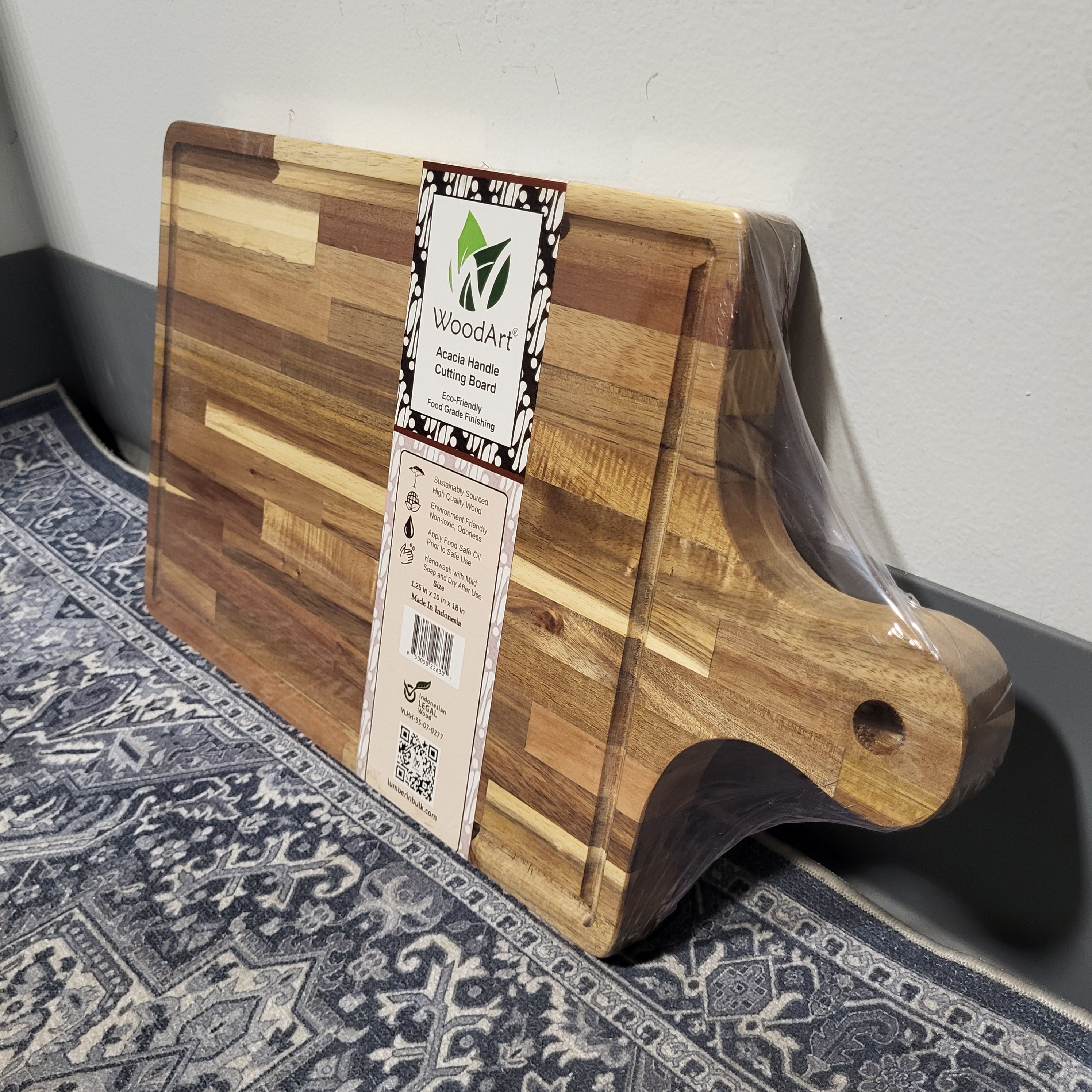 WoodArt Acacia Rectangle with Handle Cutting Board 10"x 18"x 1.25"