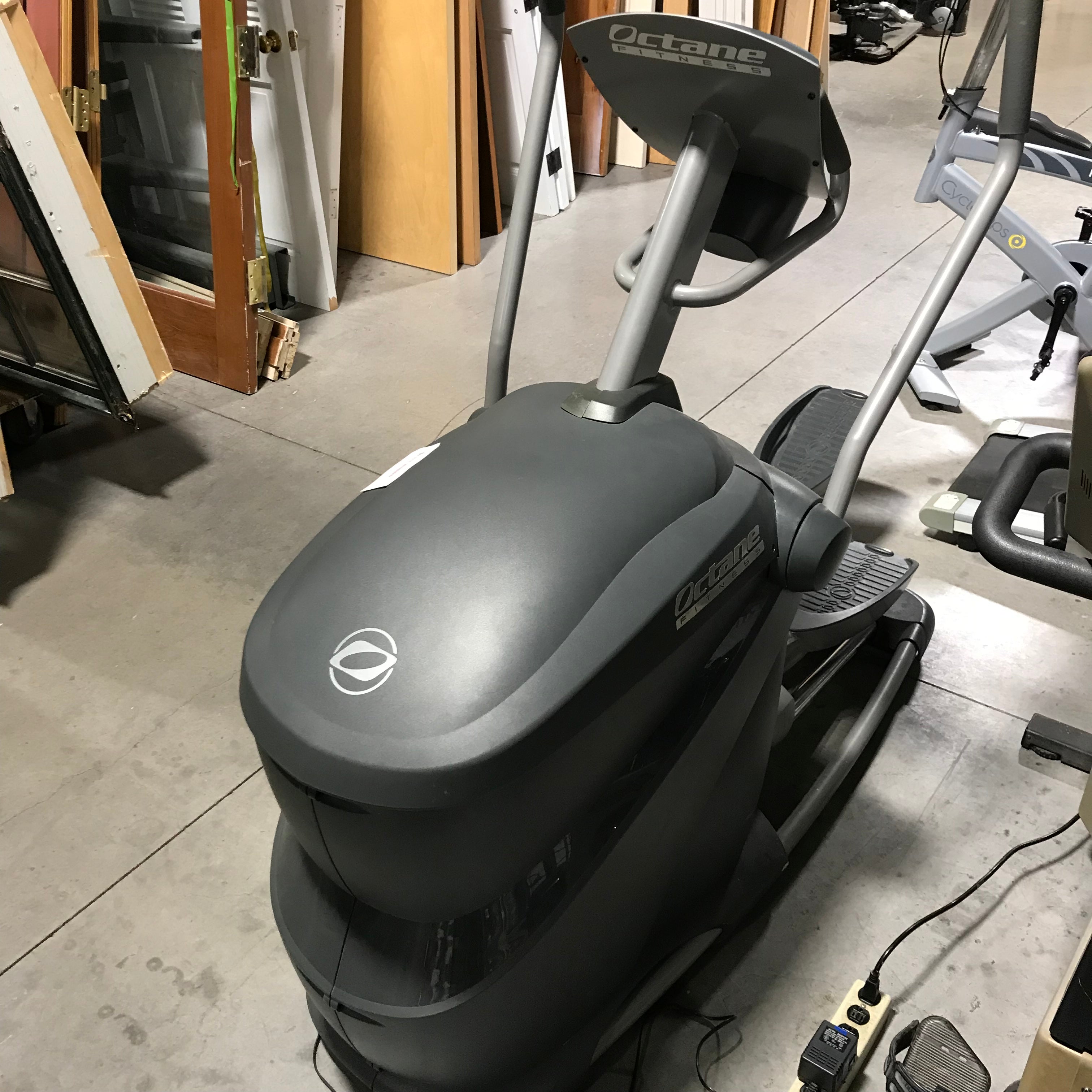 65" x 26" Octane Fitness Q35 Elliptical