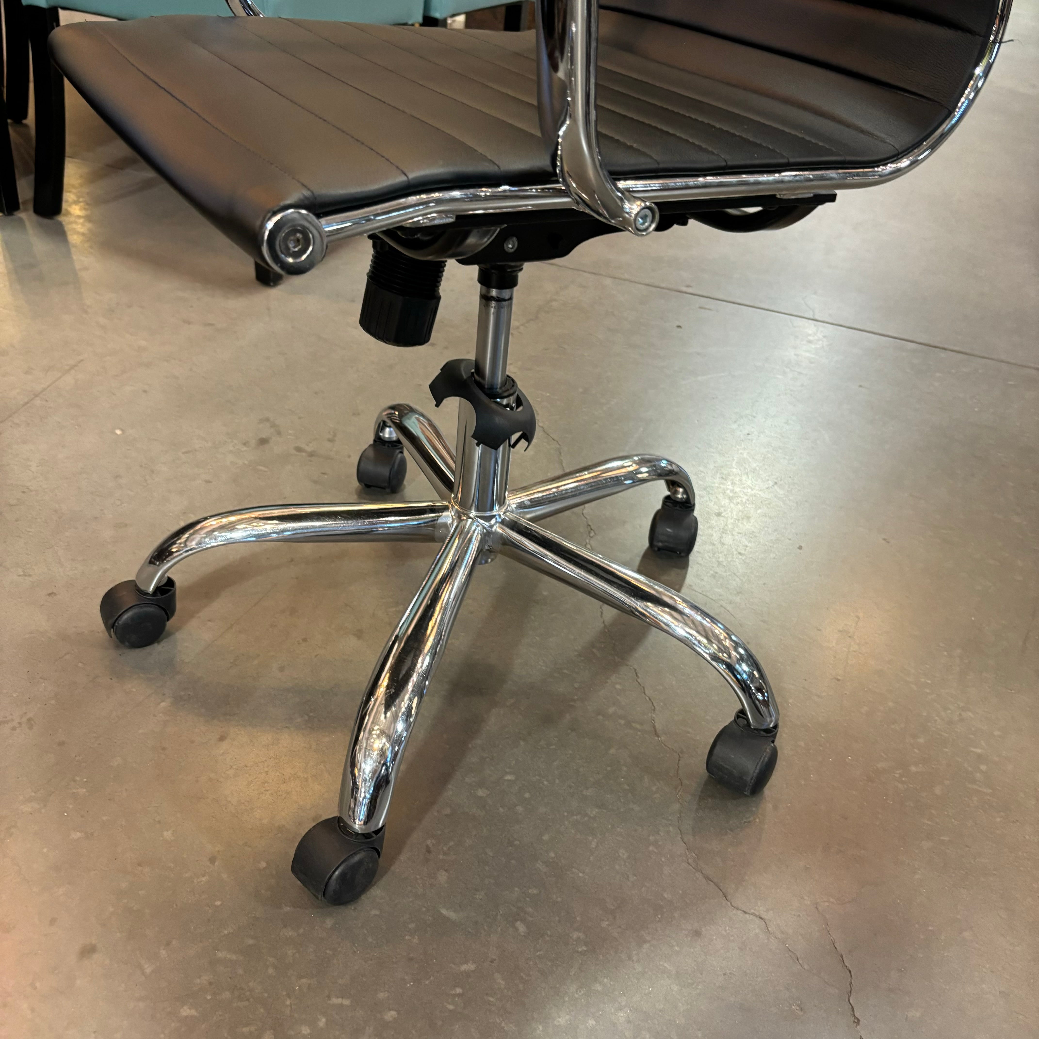 Black Faux Leather & Chrome Adjustable Height Swivel Office Chair 25"x 26"x 43" to 46"