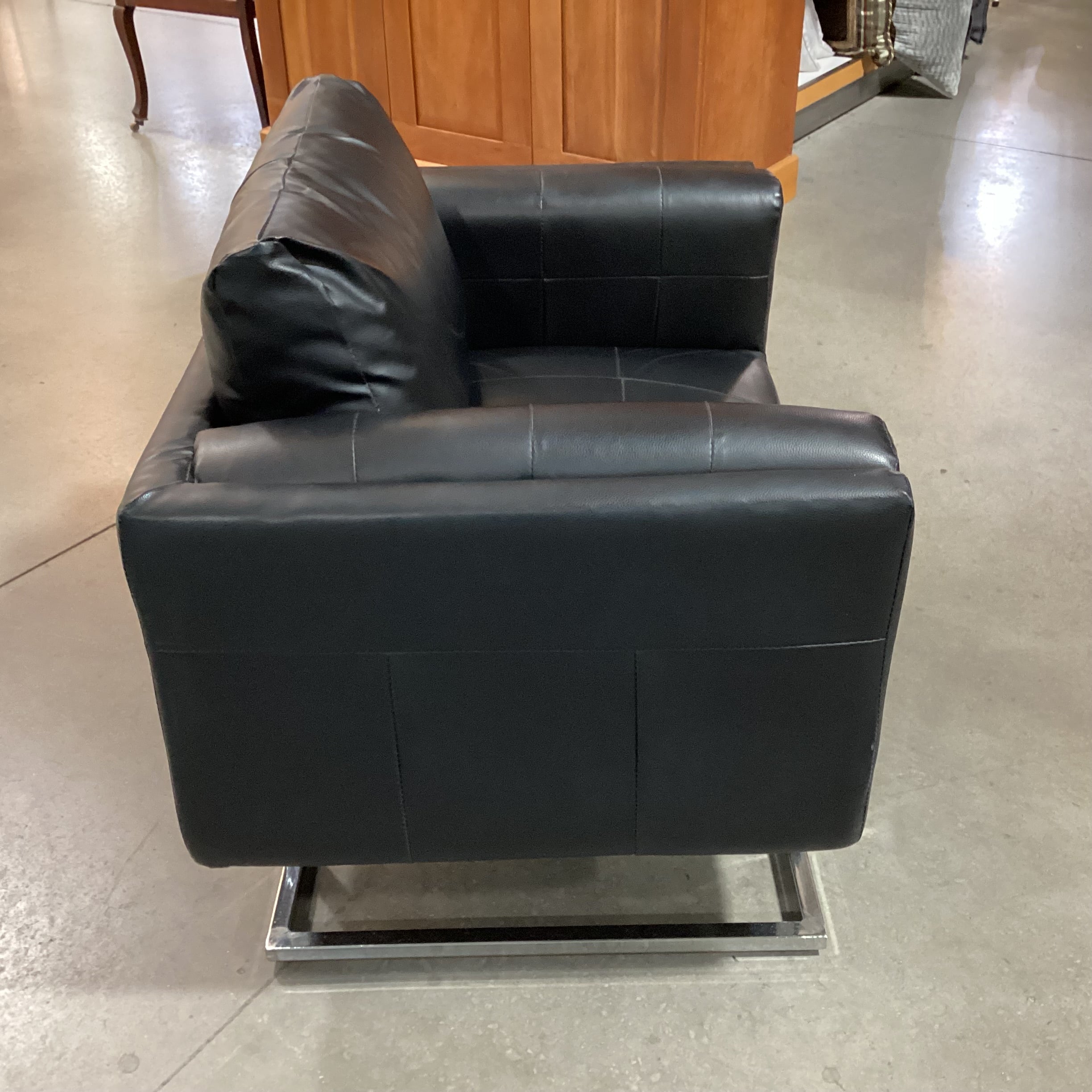 VidaXL Black Faux Leather & Chrome Cube Chair 33"x 24"x 22"