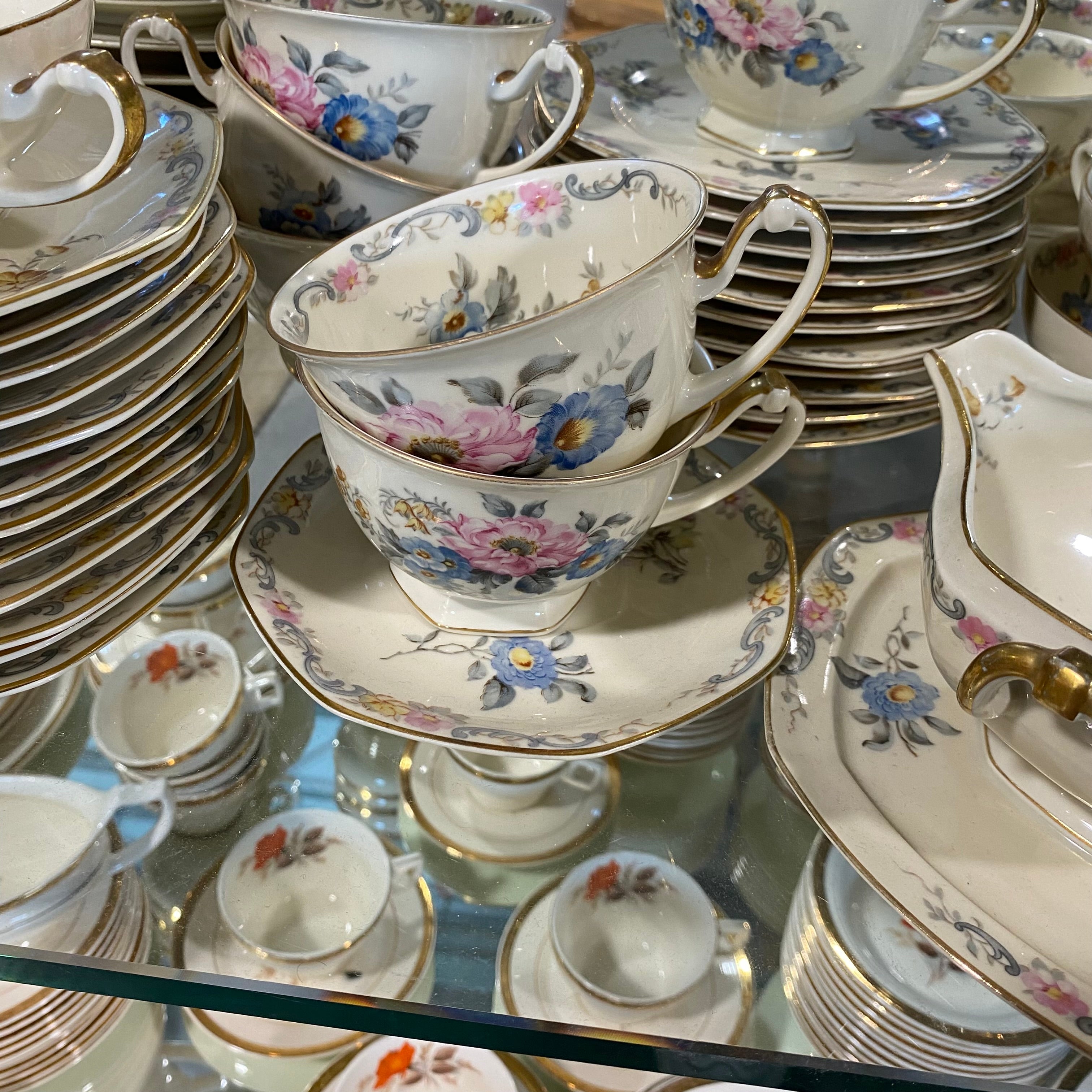 91 Piece Hutschenreuther Pastiellie China Set