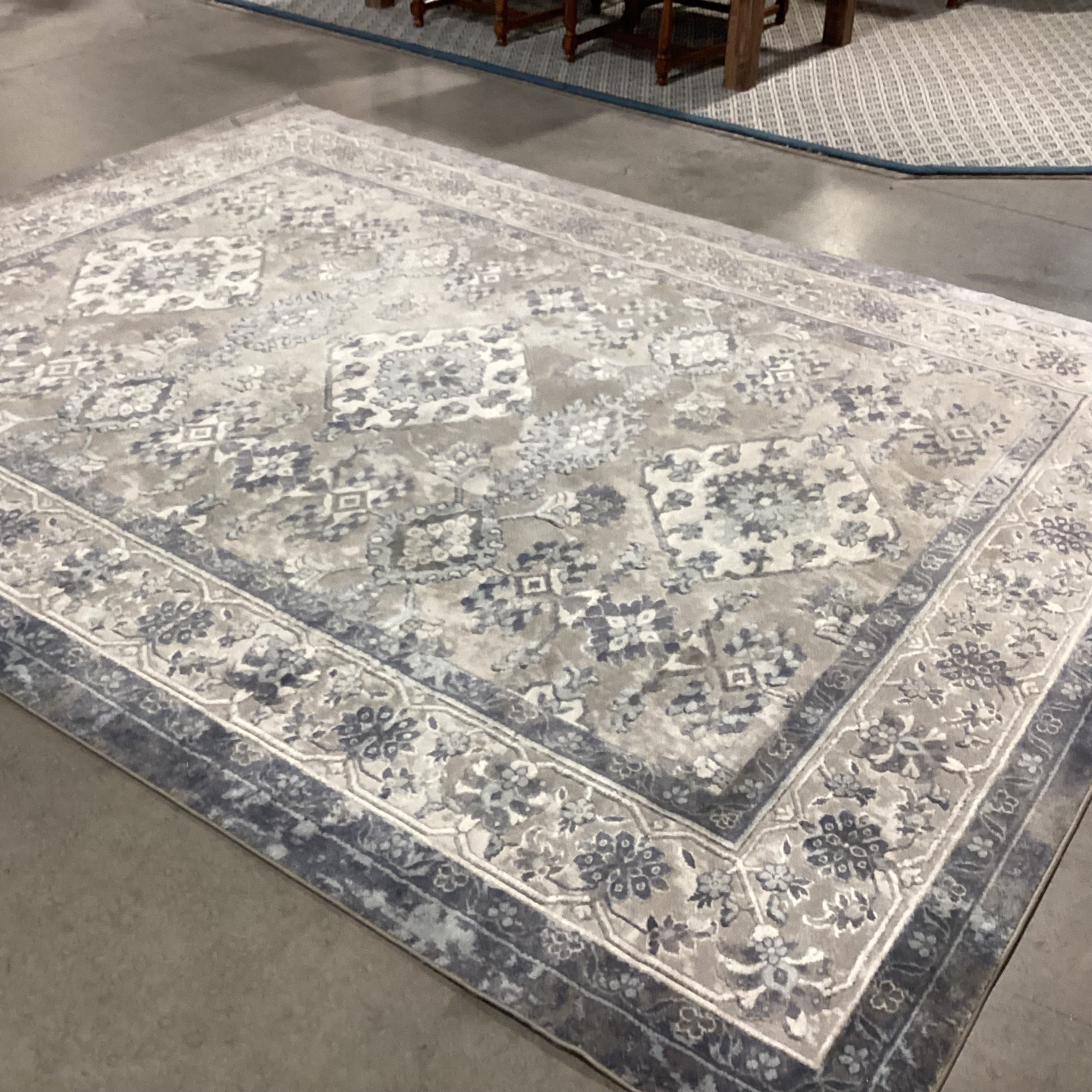 Bazaar Elegance Grey Blue Poly Rug 7'10"x 10'2"