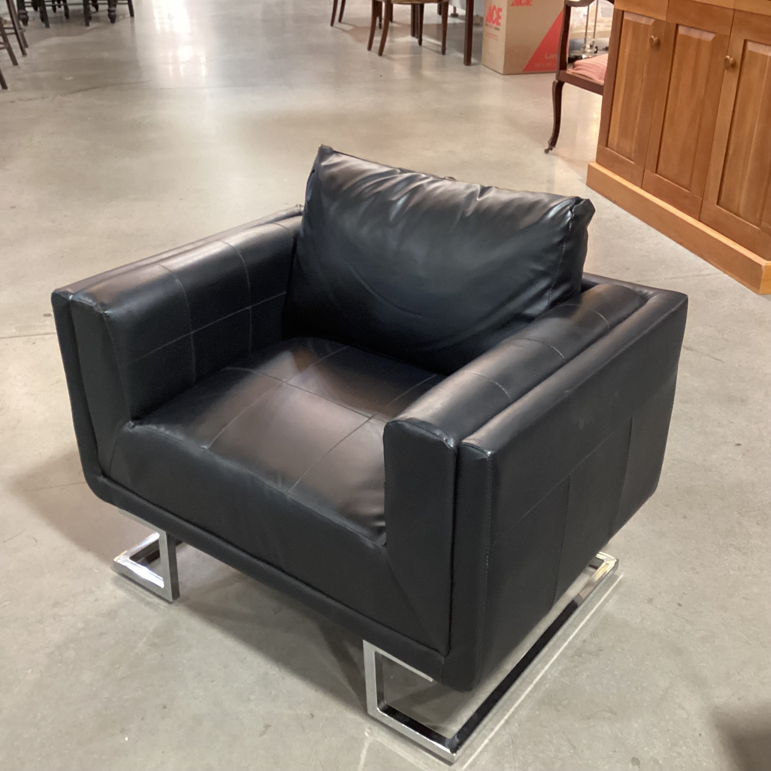VidaXL Black Faux Leather & Chrome Cube Chair 33"x 24"x 22"