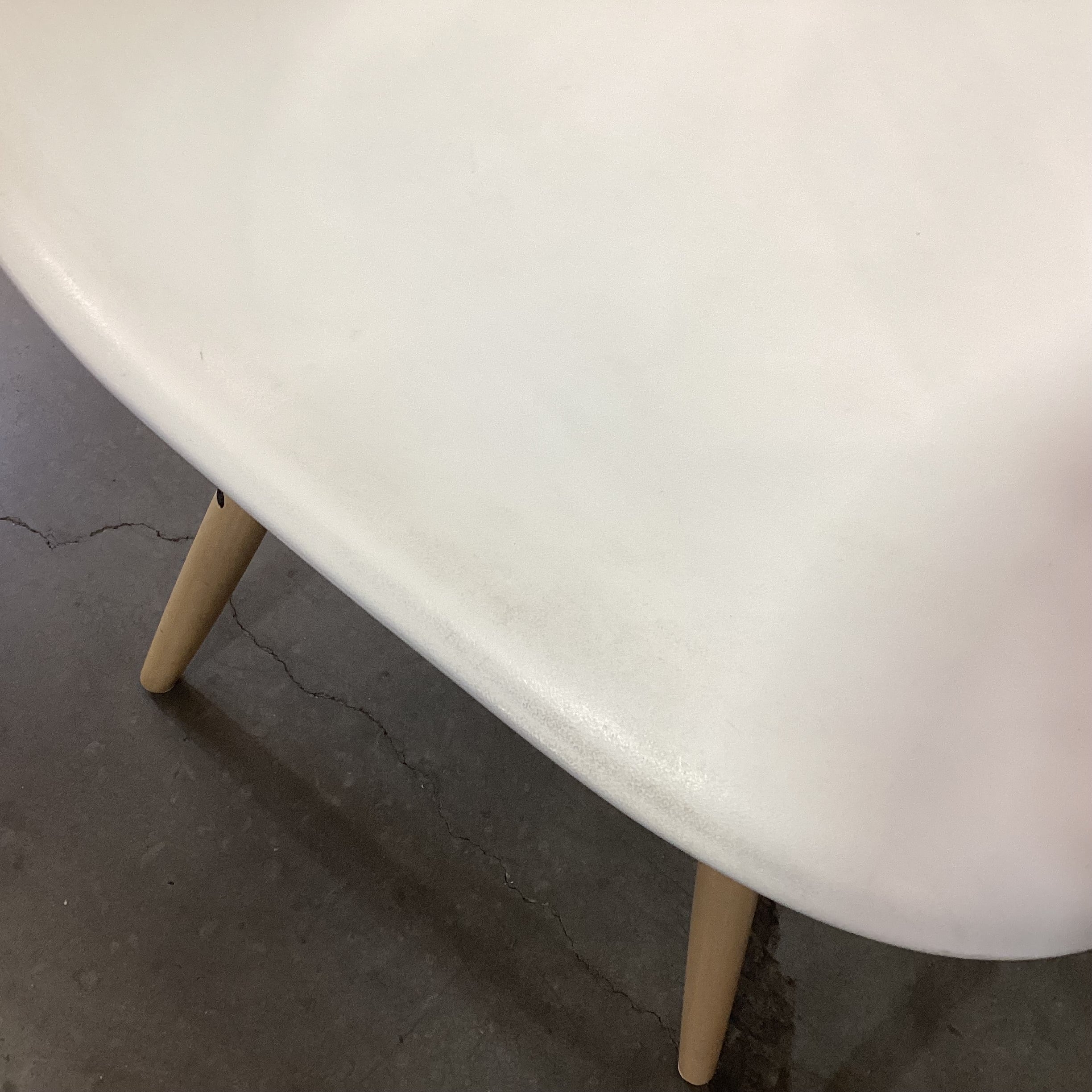 SET of 4 White Sculpted Seat & Wood Dining Chairs 18"x 21"x 32"
