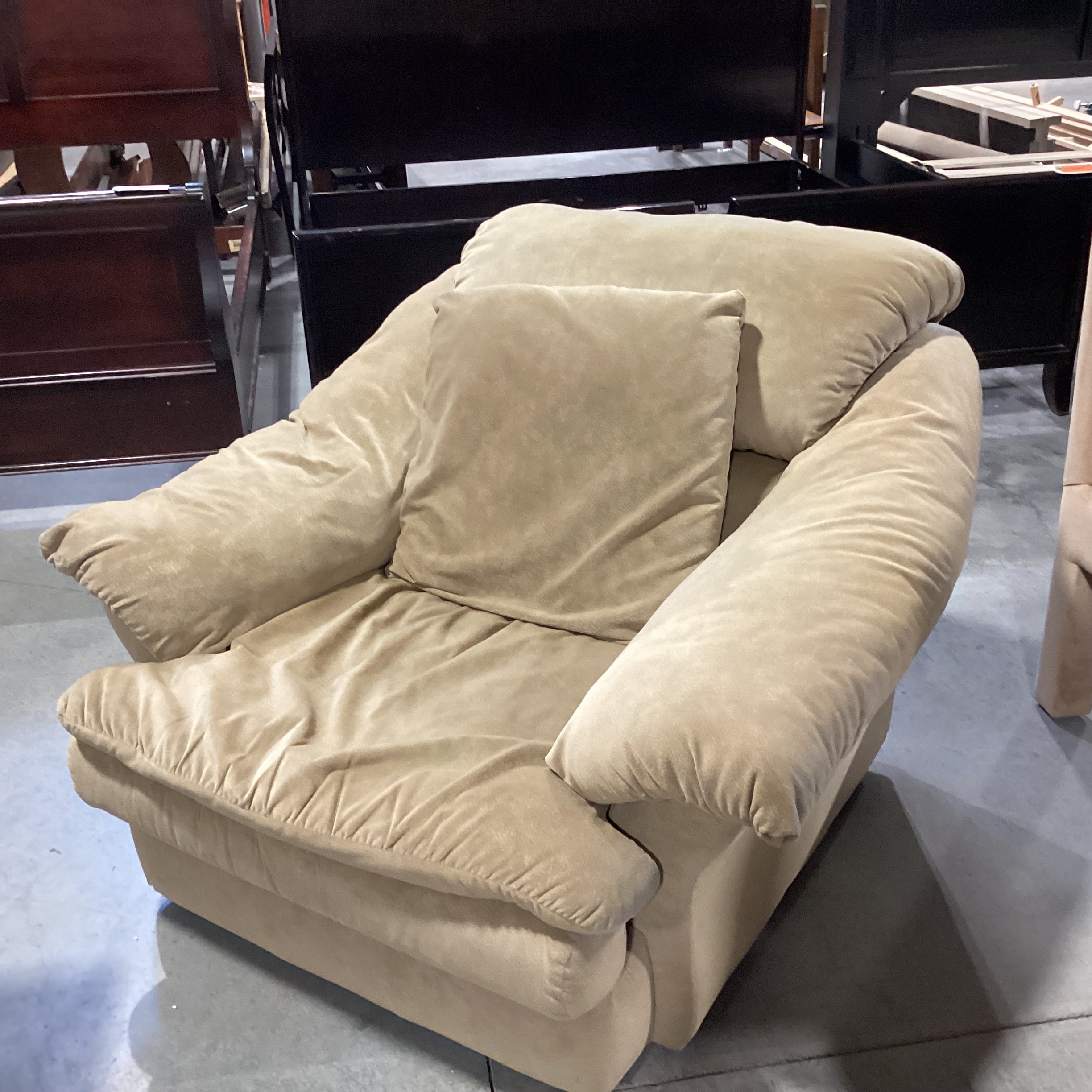 BenchCraft Casual Living Camel Micro Ultra Suede with Ottoman Oversized Chair 48"x 46"x 35"