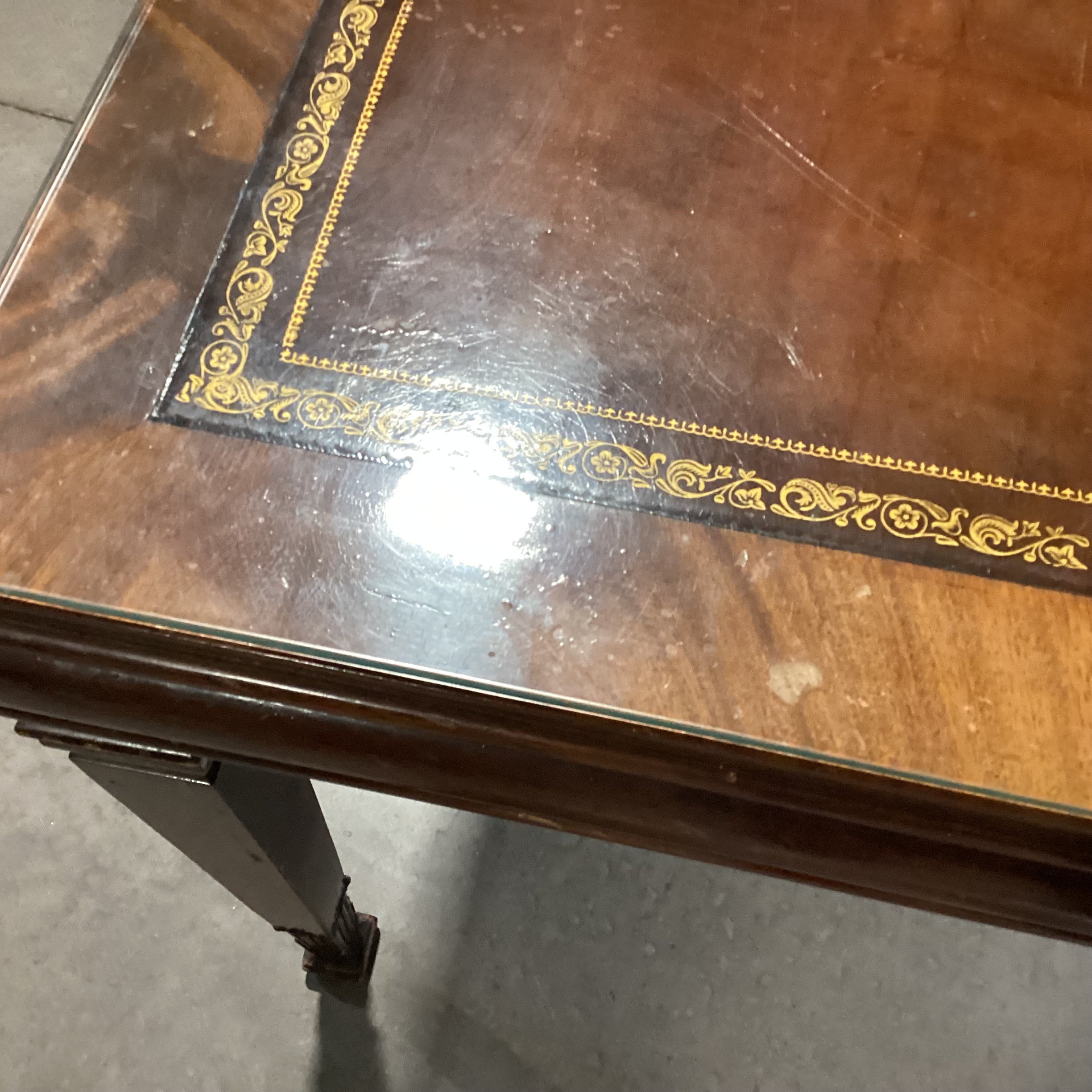 Vintage Finished Carved Wood Veneer Band & Inset Leather Glass Top End Table 27"x 23"x 27"