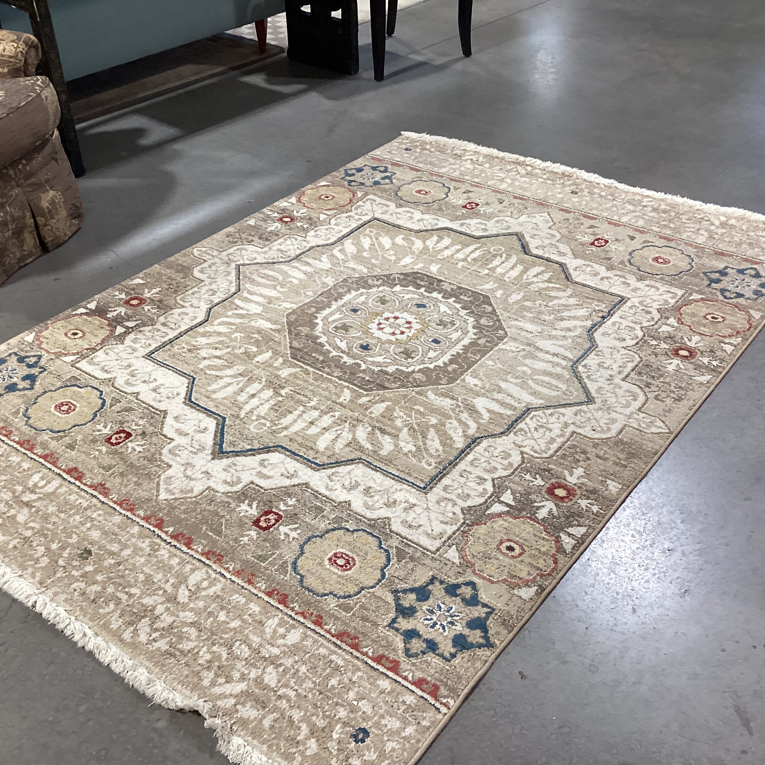 Safavieh Cream Beige with Fringe Rug 5'3"x 7'9"