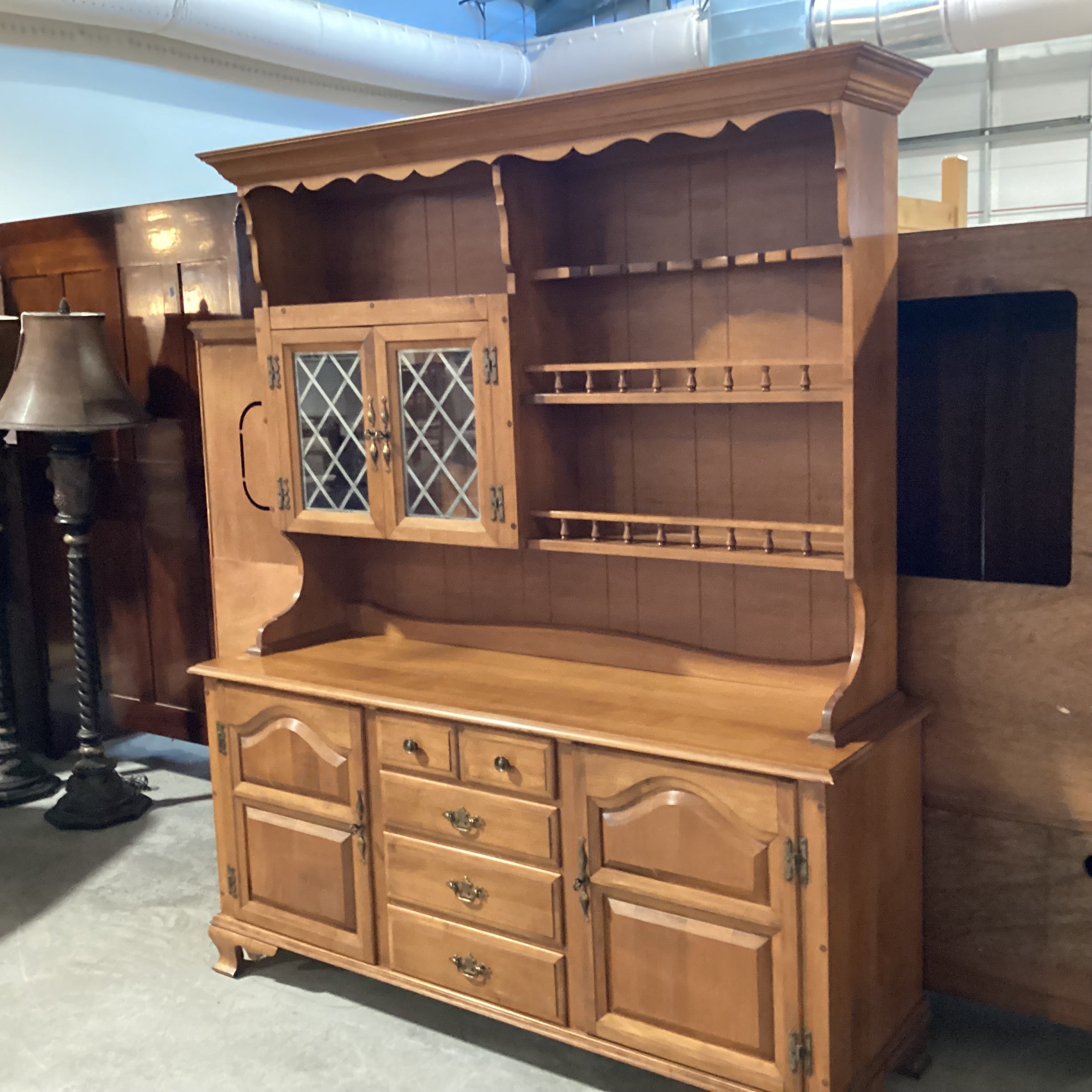 Sprague & Carleton Vintage Colonial Style Solid Rock Maple 4 Door 4 Drawer 2 Piece Hutch 62"x 19"x 75"