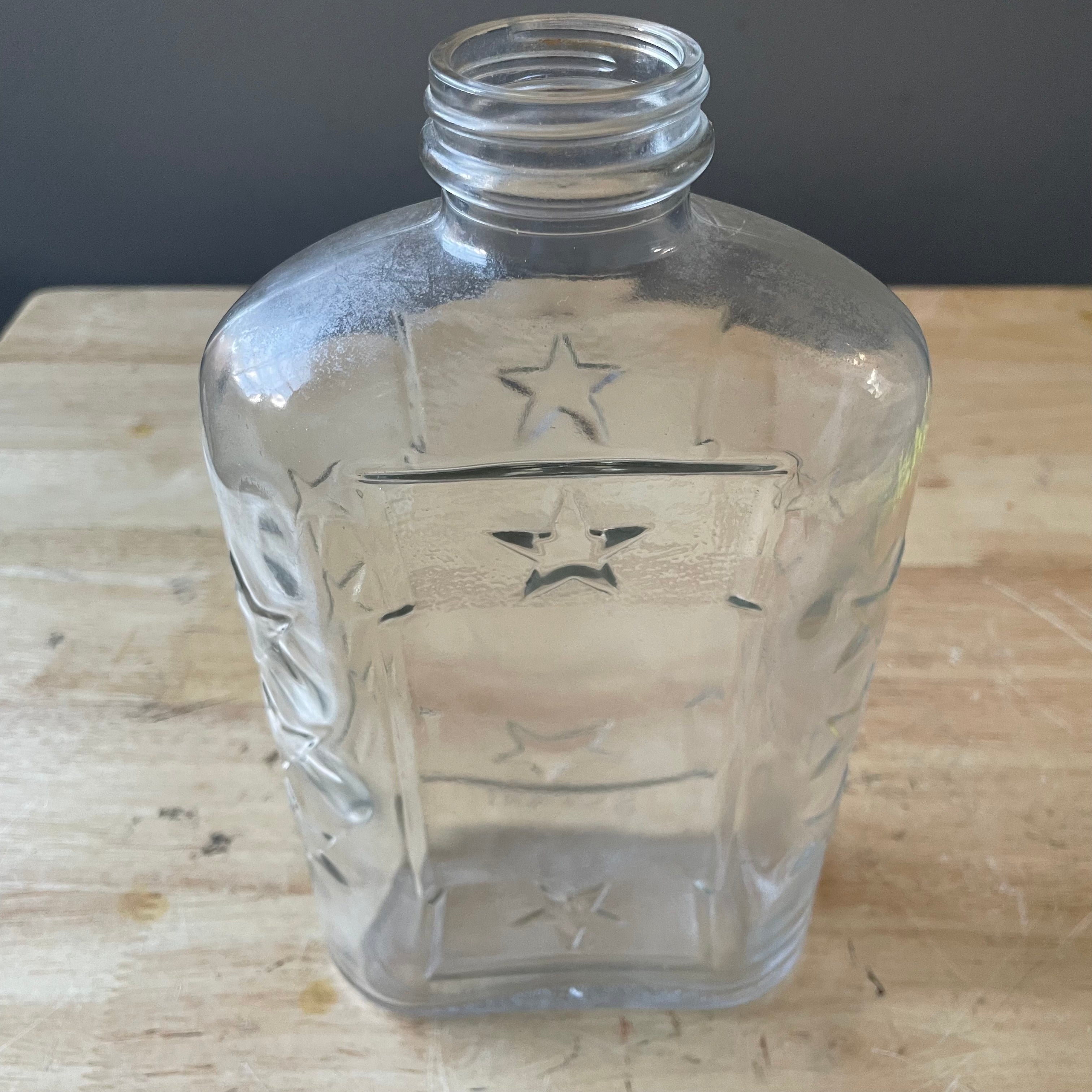 Vintage Three Rivers Glass Co. Texas 16 Star Refrigerator Water Bottle, 5"x 8.75"
