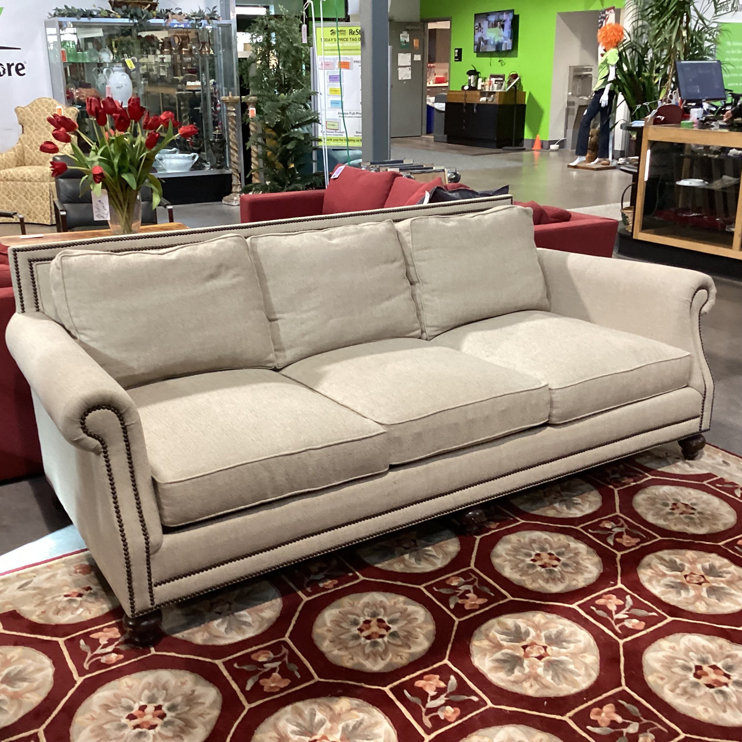 Bernhardt Heathered Beige Woven Nailhead Highback Roll Arm Sofa 92"x 42"x 35"