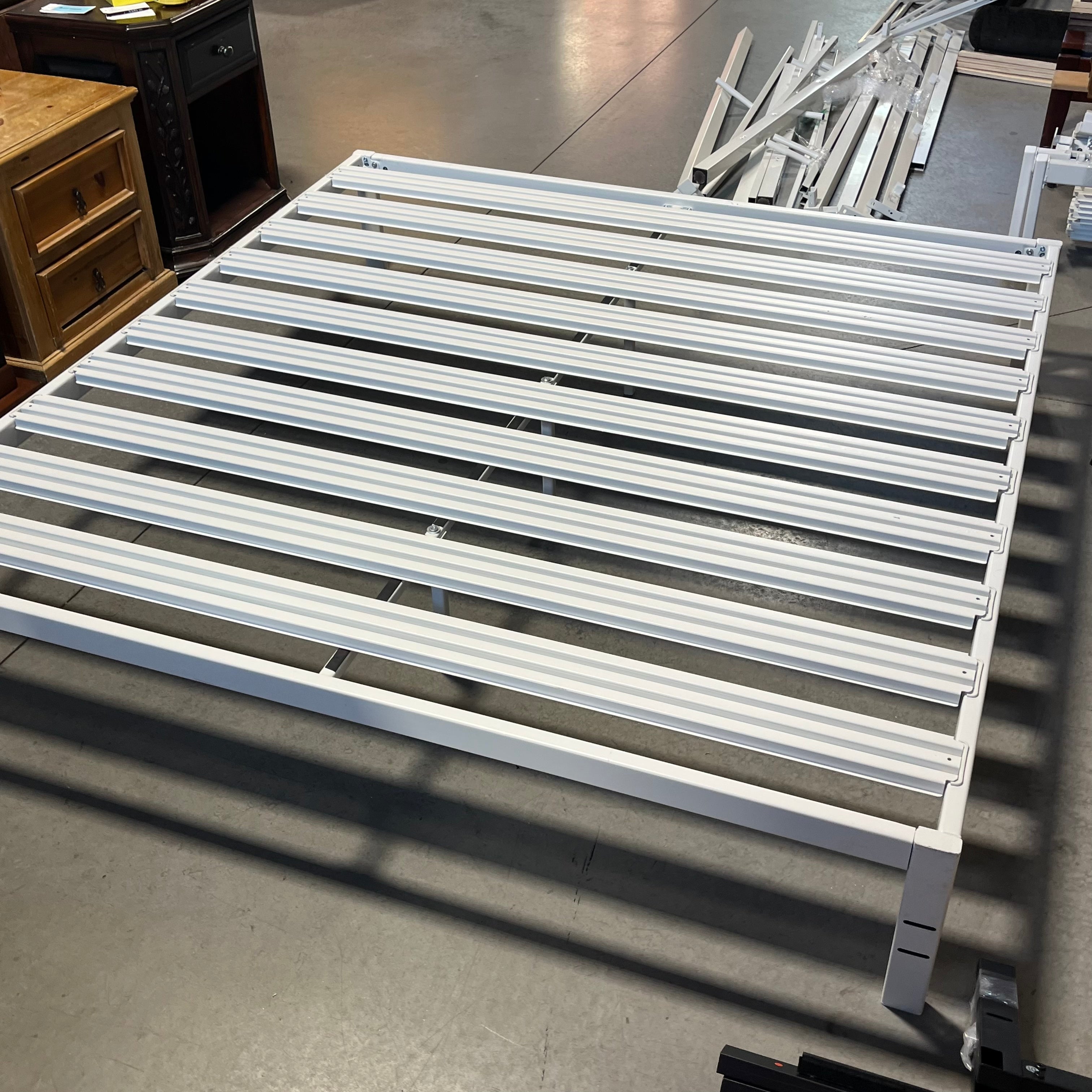 KING White Metal Platform Bed Set 75.5x" 79.5:x 14"