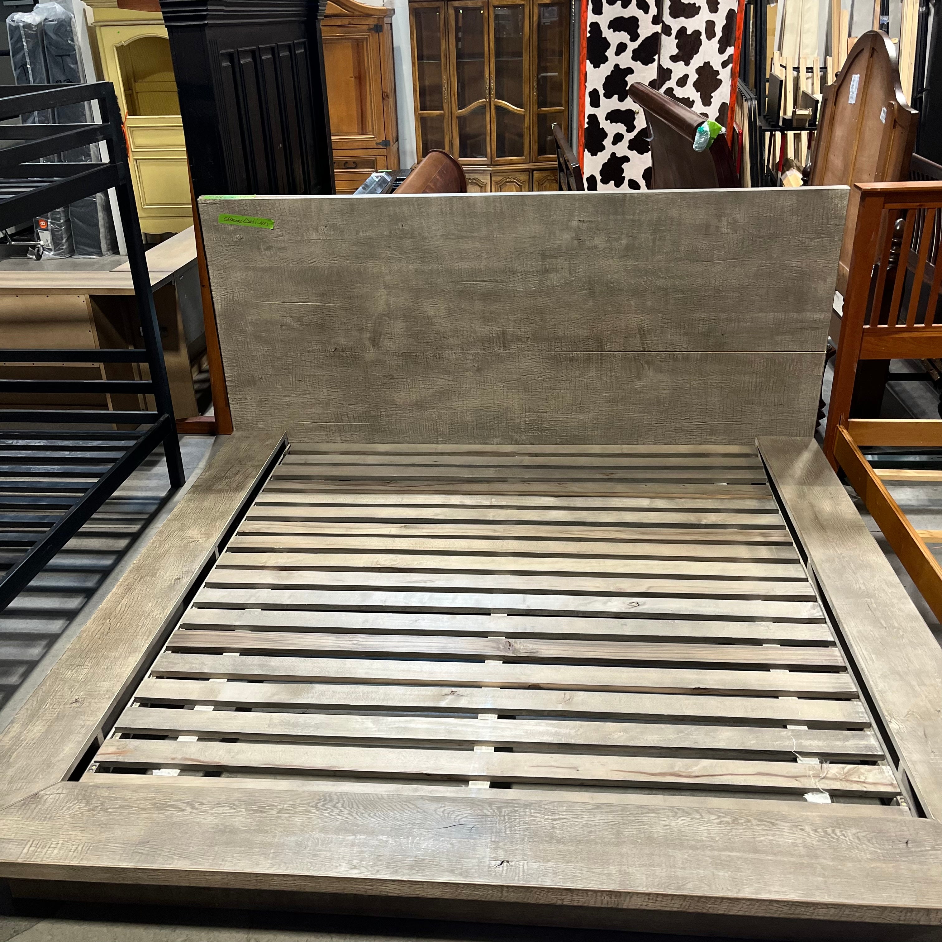 KING Solid Wood With Grey Finish 94.5"x 91"x 48"