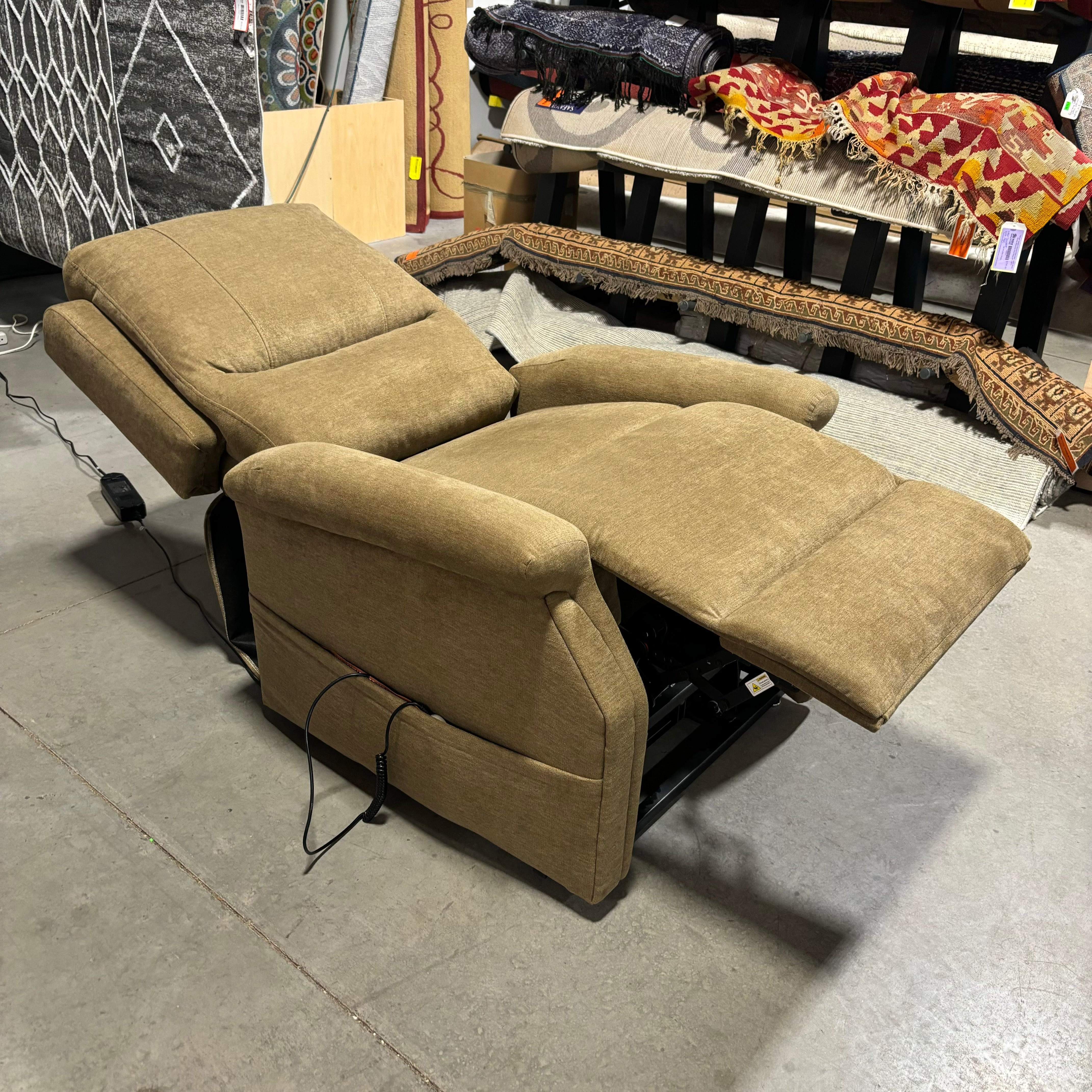 Moto Motion Dark Tan Woven Power Lift Recliner 34"x 35" to 66"x 43"