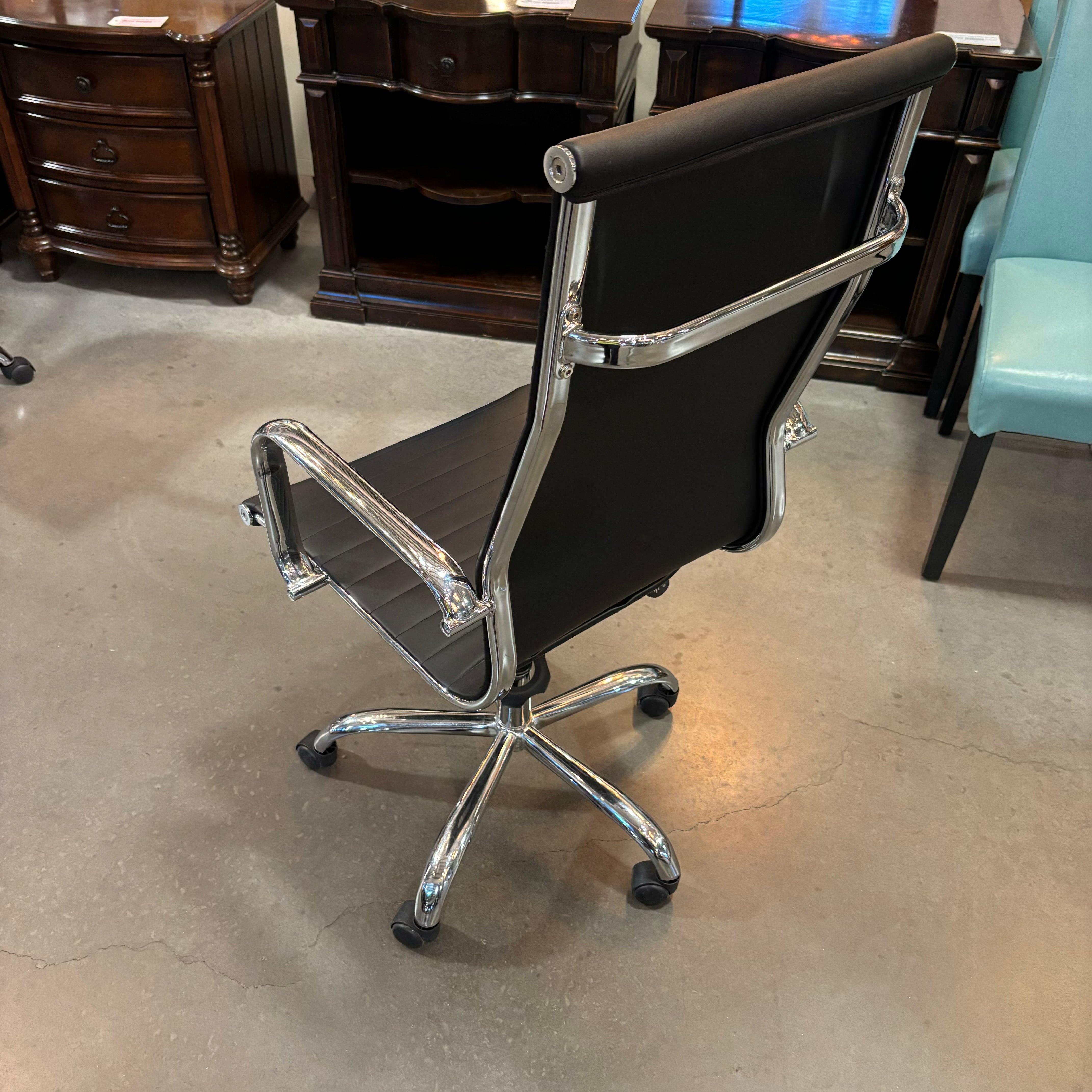 Black Faux Leather & Chrome Adjustable Height Swivel Office Chair 25"x 26"x 43" to 46"