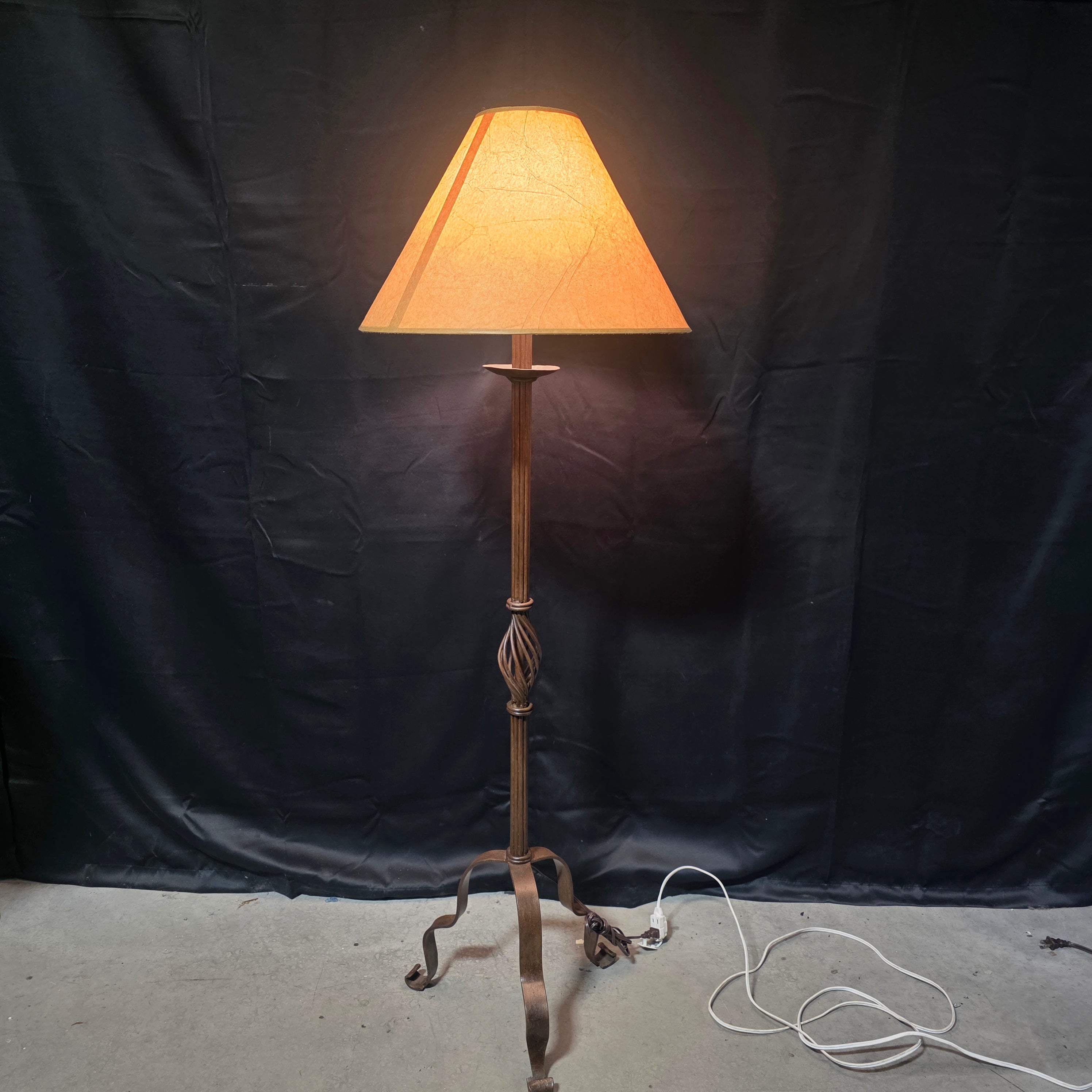 Tuscan Style Wrought Iron Floor Lamp 17"x15"x60"