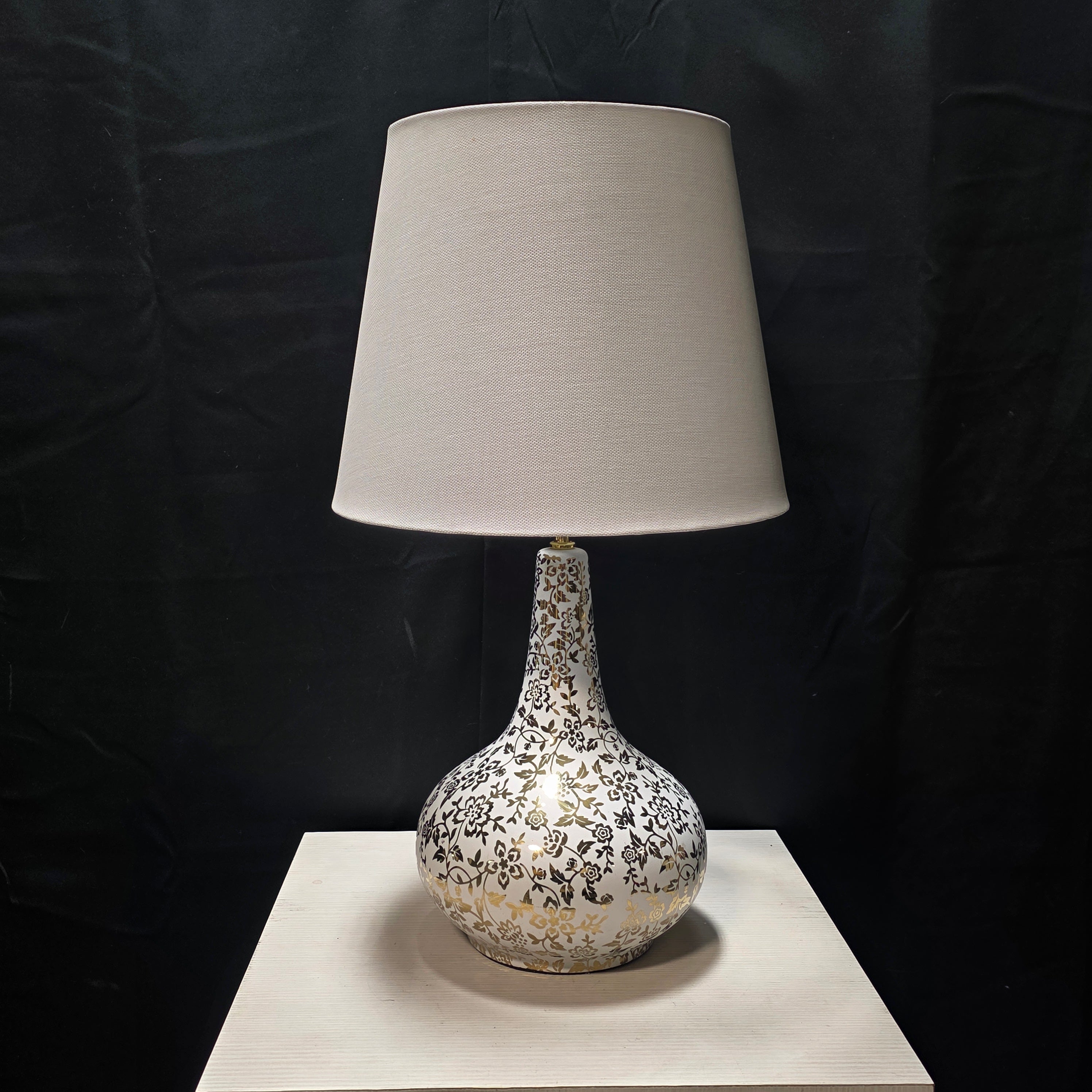 Beautiful Gold Accent Lamp with Flowers on Vines 15"Dx26.5"