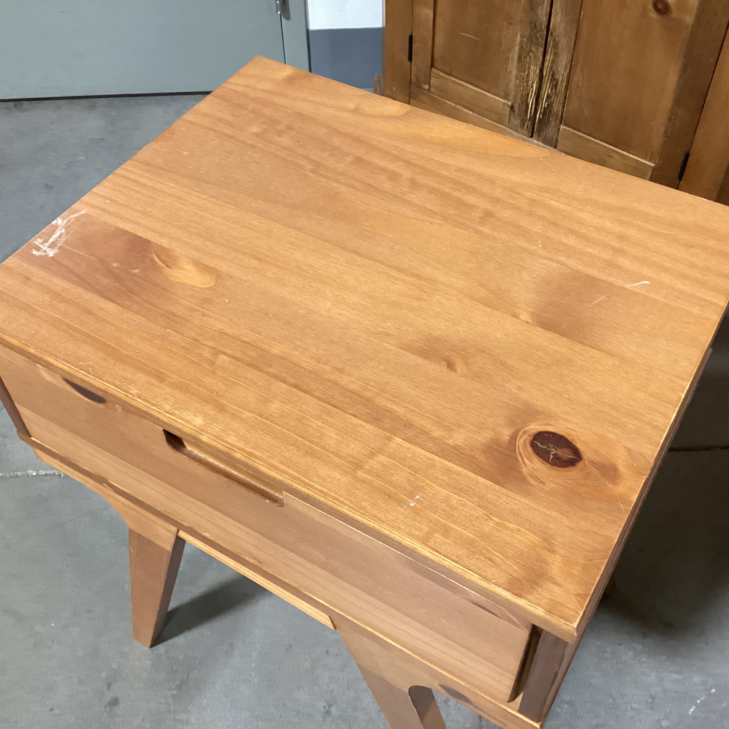 Mid Century Style Pine 1 Drawer End Table 20"x 16"x 25"