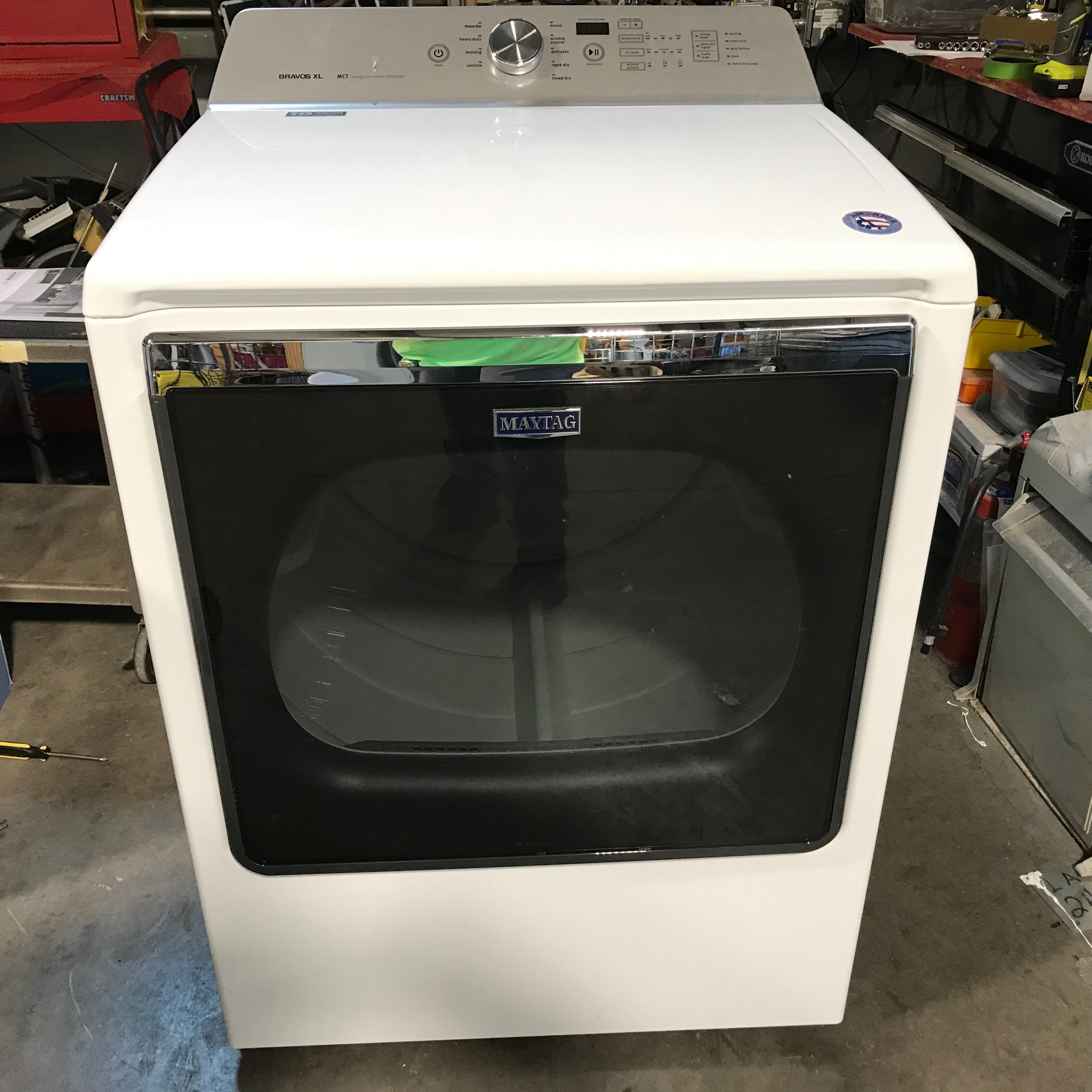 Maytag White Front Load Gas Dryer 28"x 32"x 43.5"