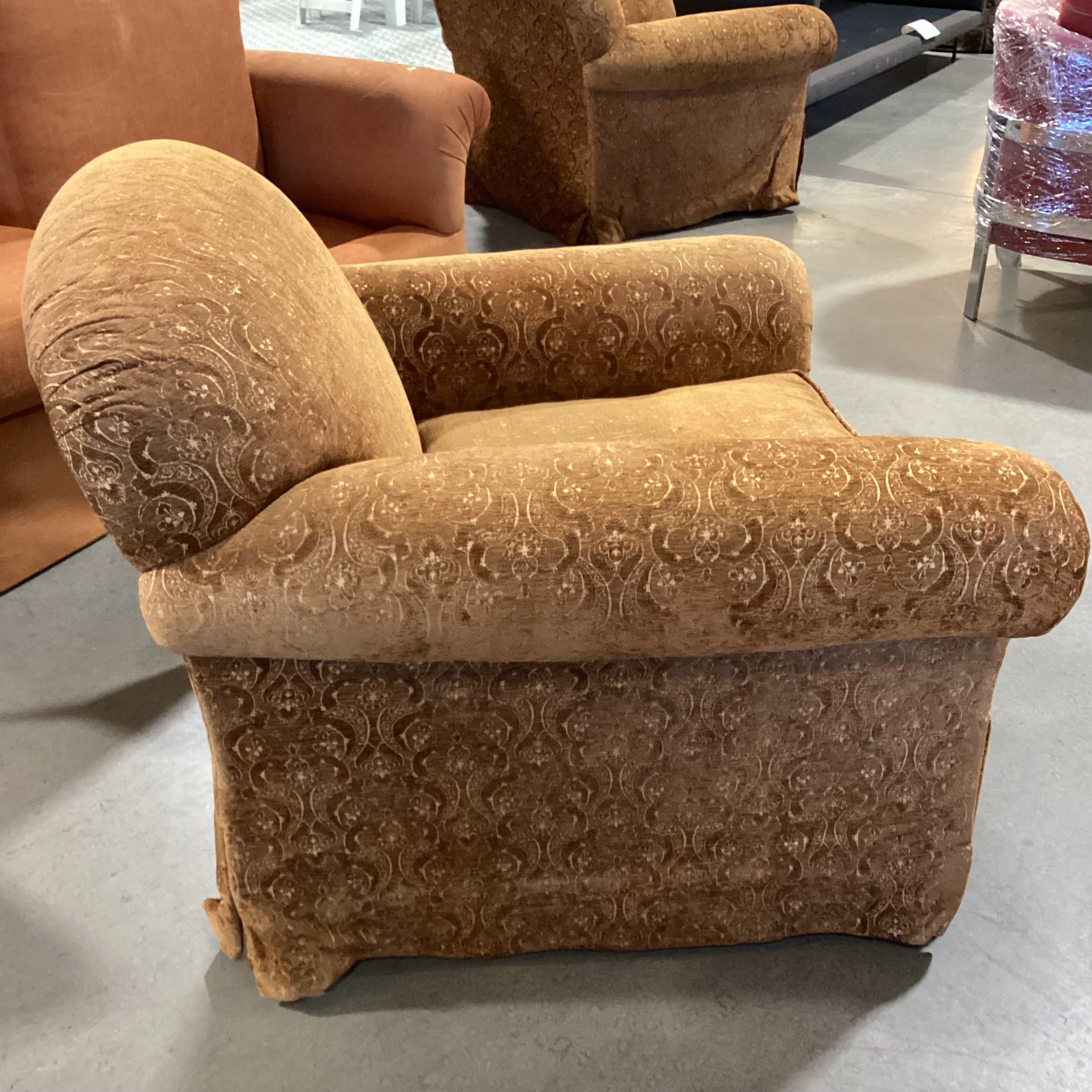 JJ Custom Butterscotch & Gold Design Upholstered Chair 40"x 38"x 34"