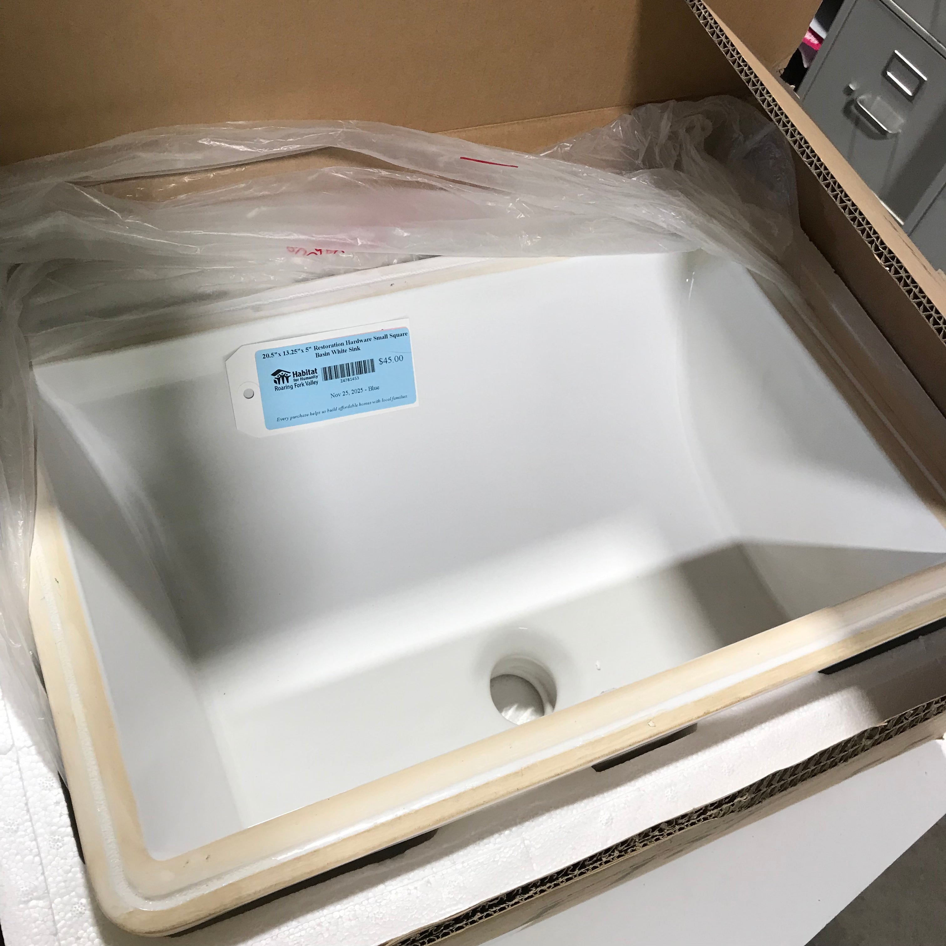 20.5"x 13.25"x 5" Restoration Hardware Small Square Basin White Sink