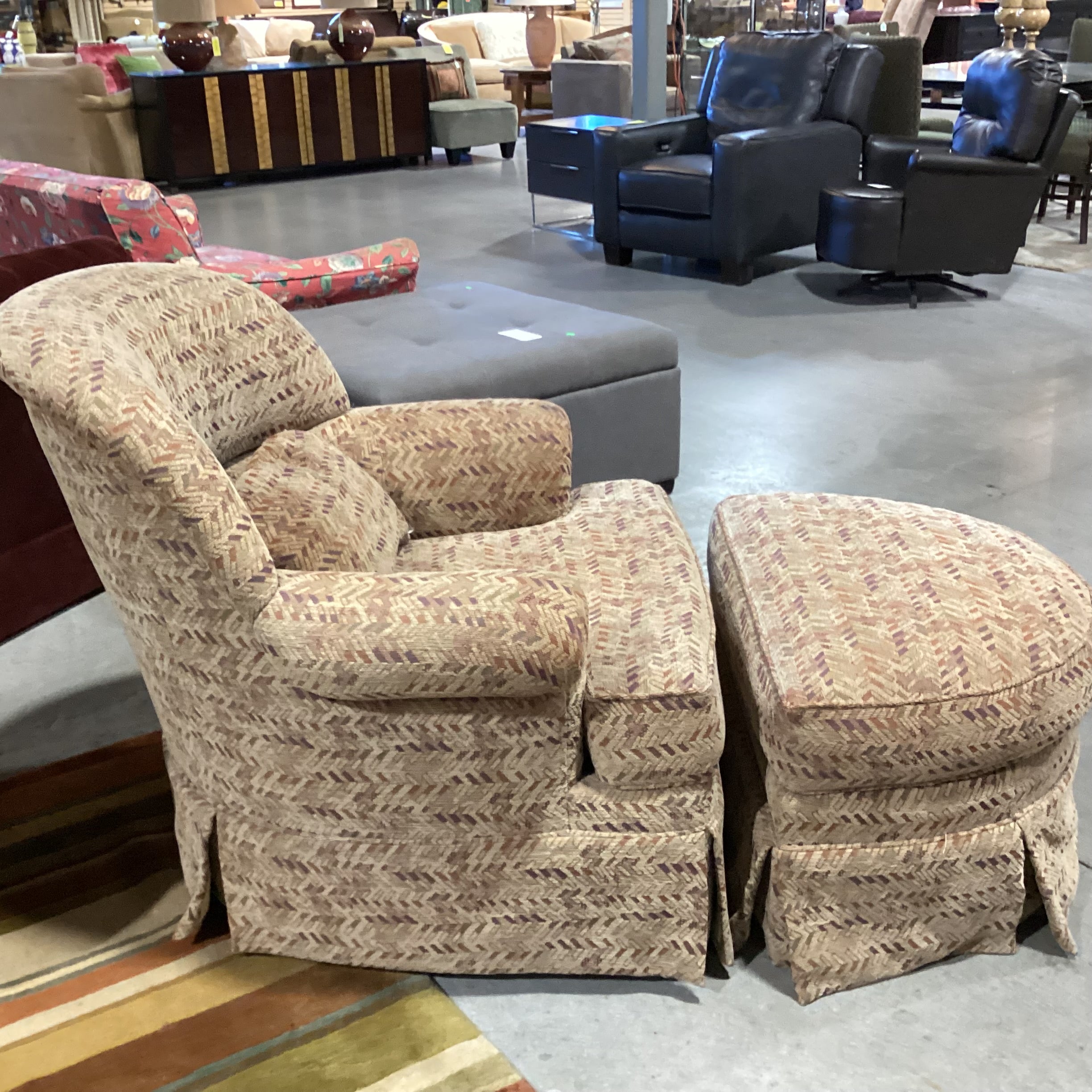 Tan Purple Olive Multi Design With Ottoman Swivel Chair 37"x 37"x 35"