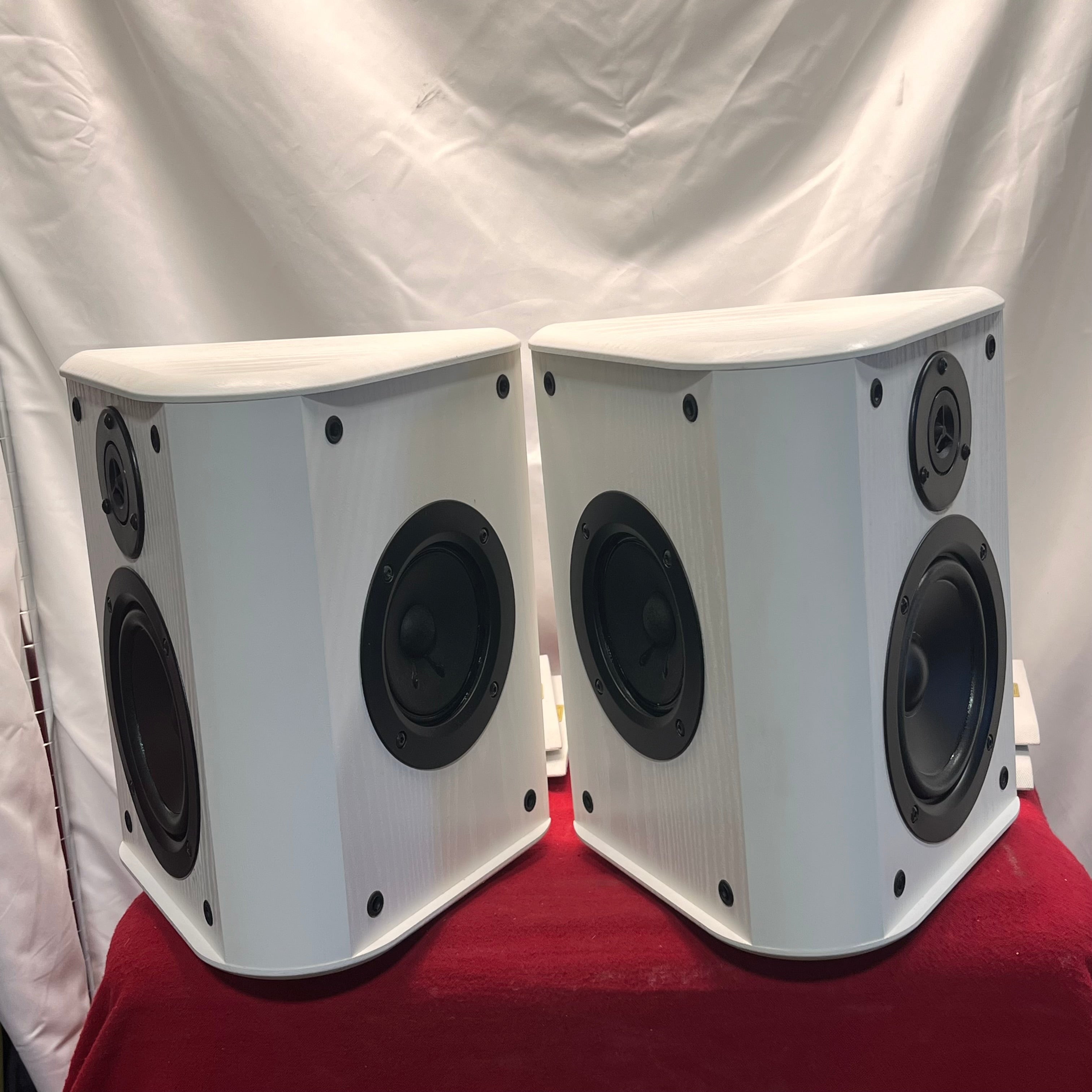 (PAIR) JAMO Surround 300 Bookshelf Speakers