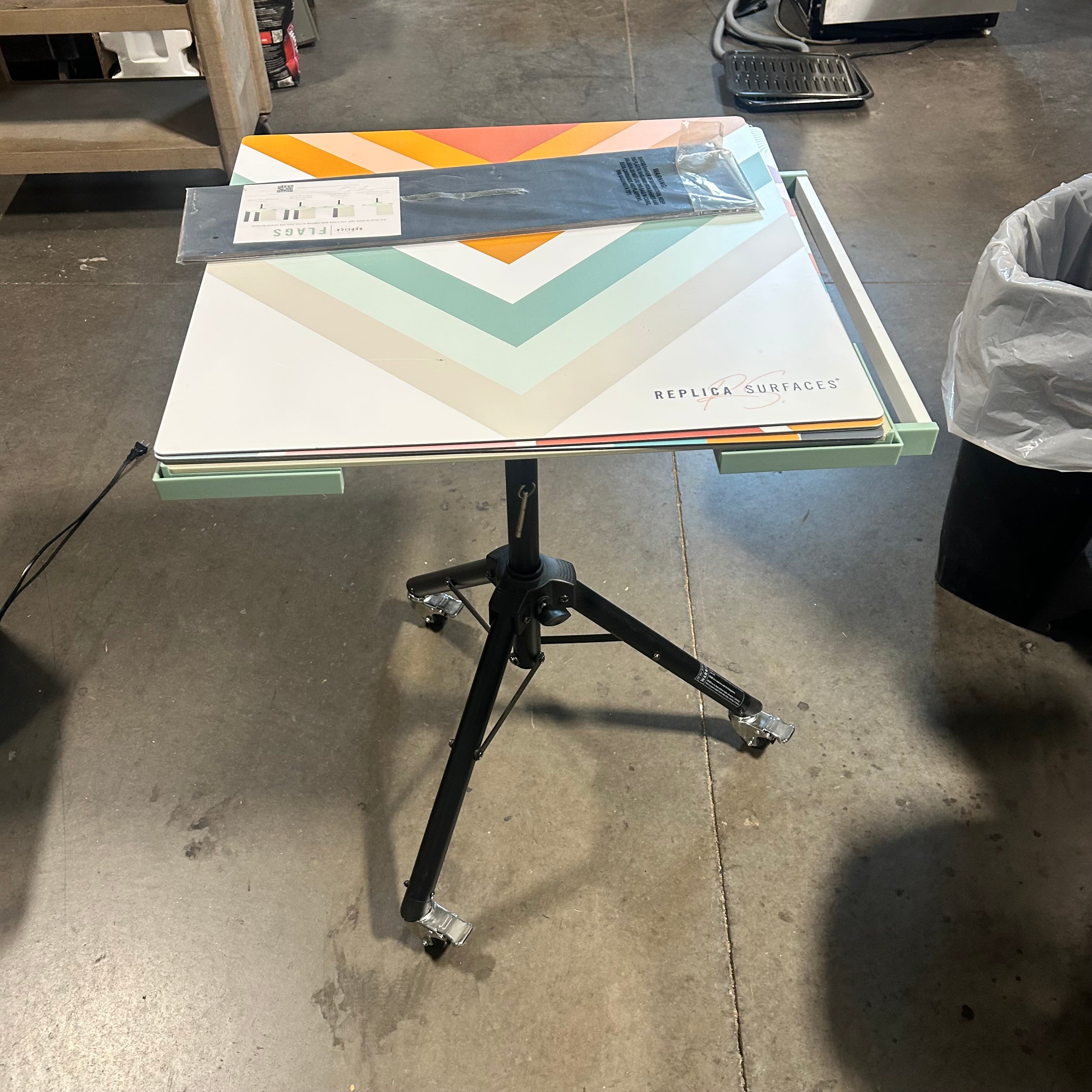 Replica Studio Mobile Workstation 26"x 23" 32"