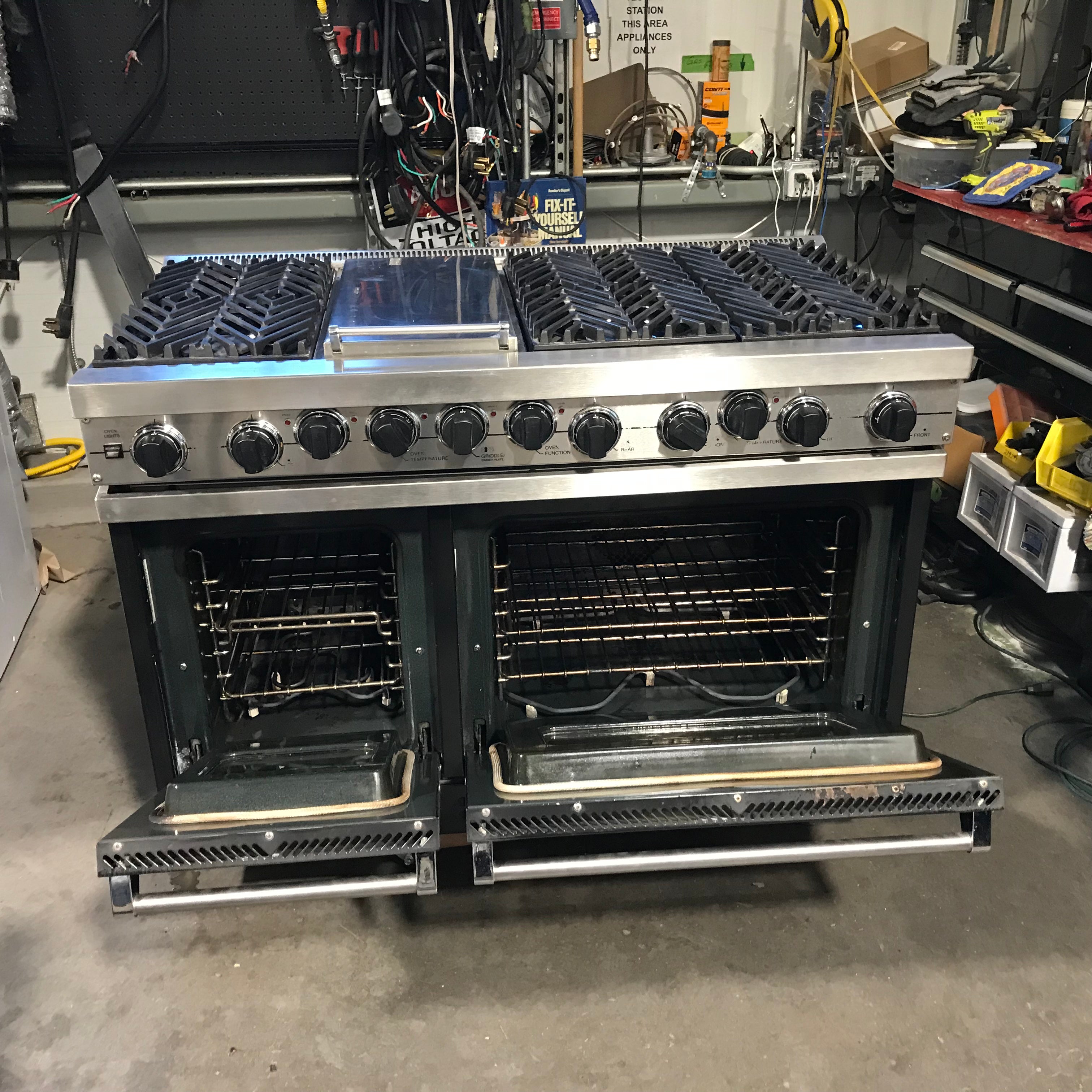 Viking 48" Black/Stainless Steel 6 Burner, Griddle, Double Oven, Dual Fuel Range 48"x 29"x 37"