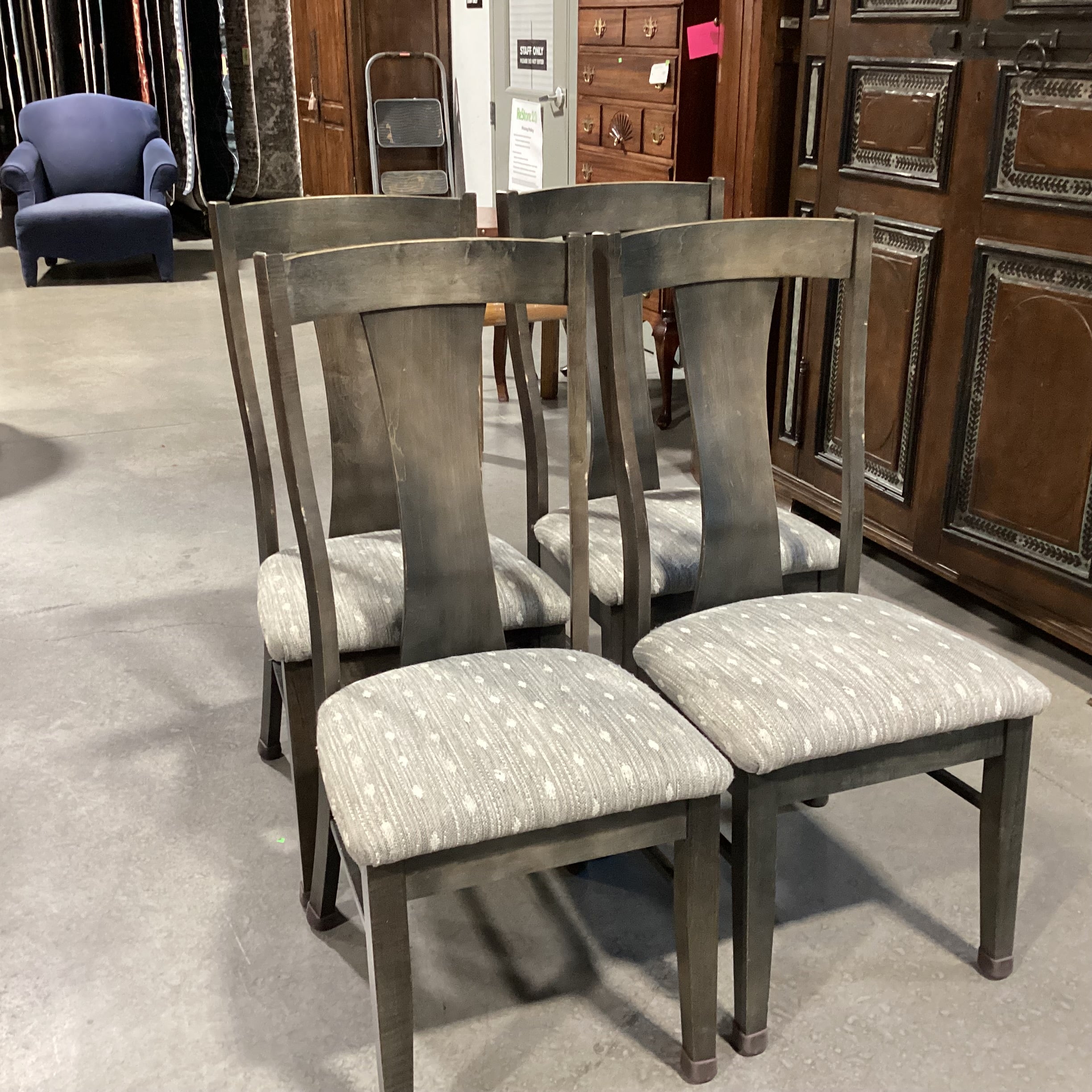 SET of 4 Bassett Dark Washed Finish Wood & Grey Cream Woven Seat Dining Chairs 19"x 20"x 42"