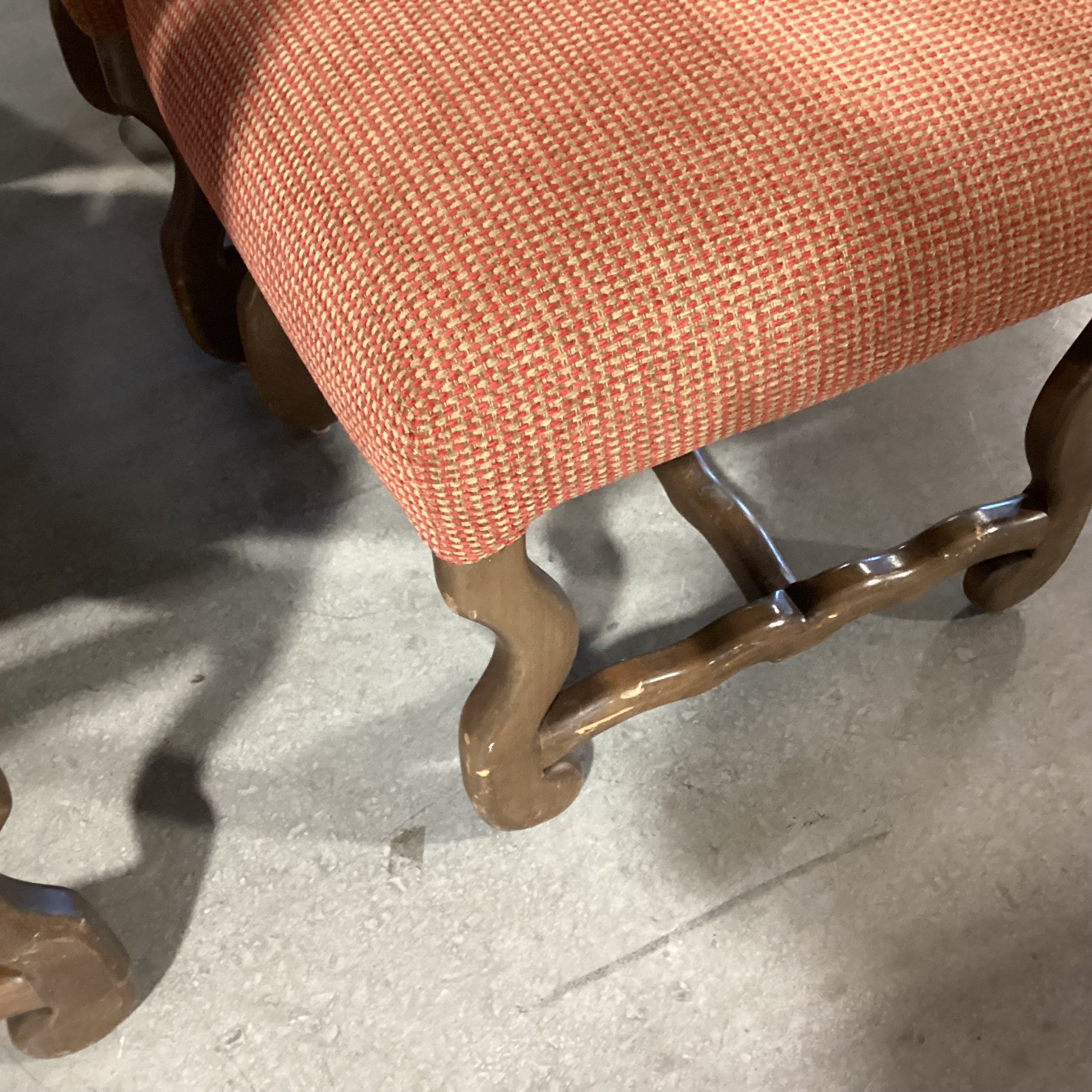 Set Of 6  Red Tan Woven Nailhead & Carved Wood Dining Chairs 21"x 26"x 46"