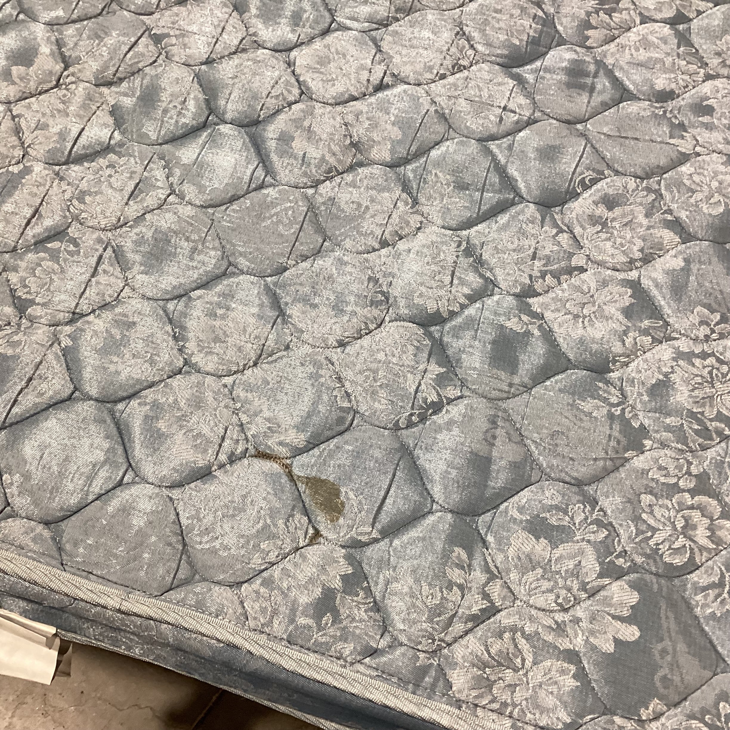 La-Z Boy Gold Rust Southwest Upholstered Queen Sleeper Sofa 84"x 34"x 32"