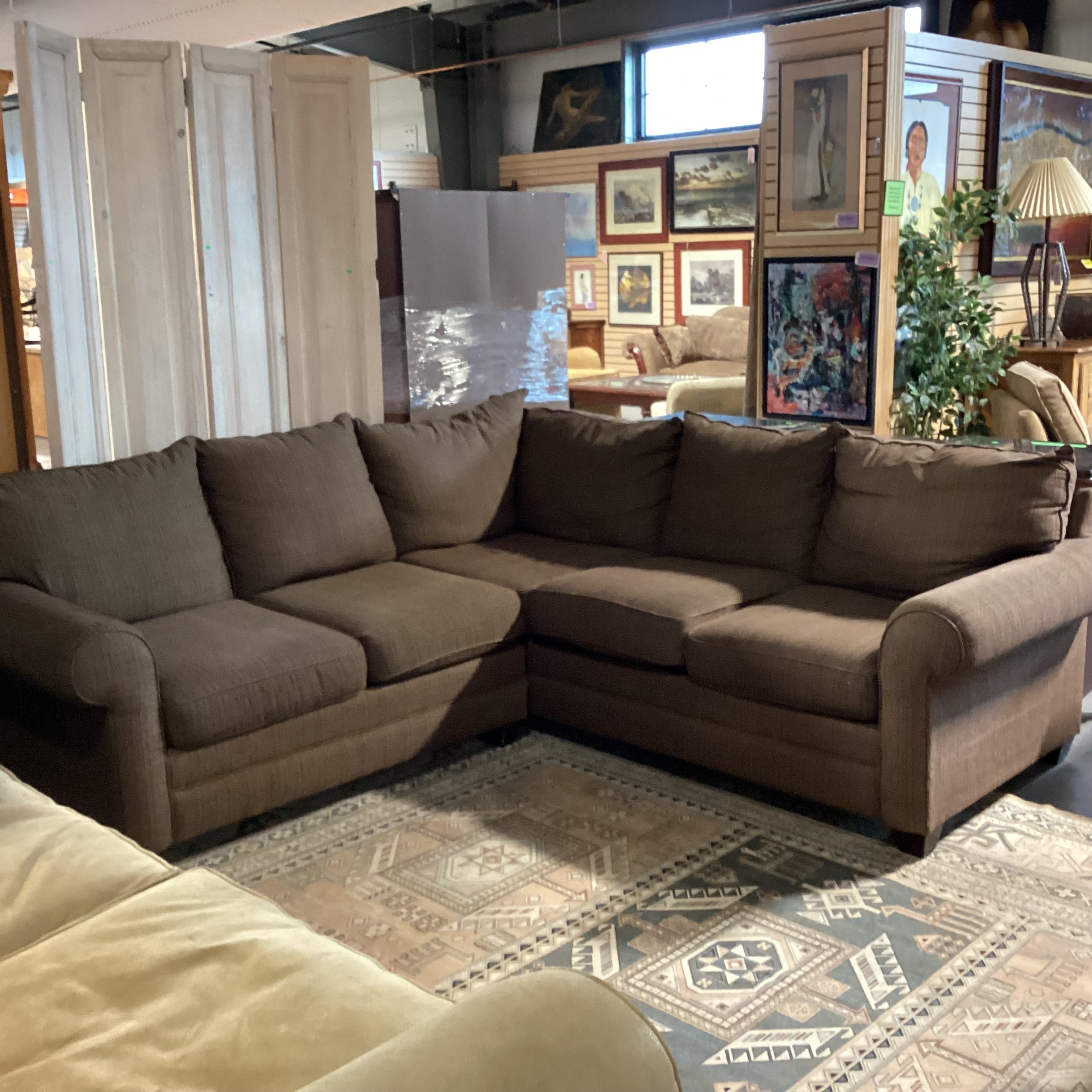 Bassett Brown Woven 2 Piece Sectional 92"x 92"x 37"x 37"