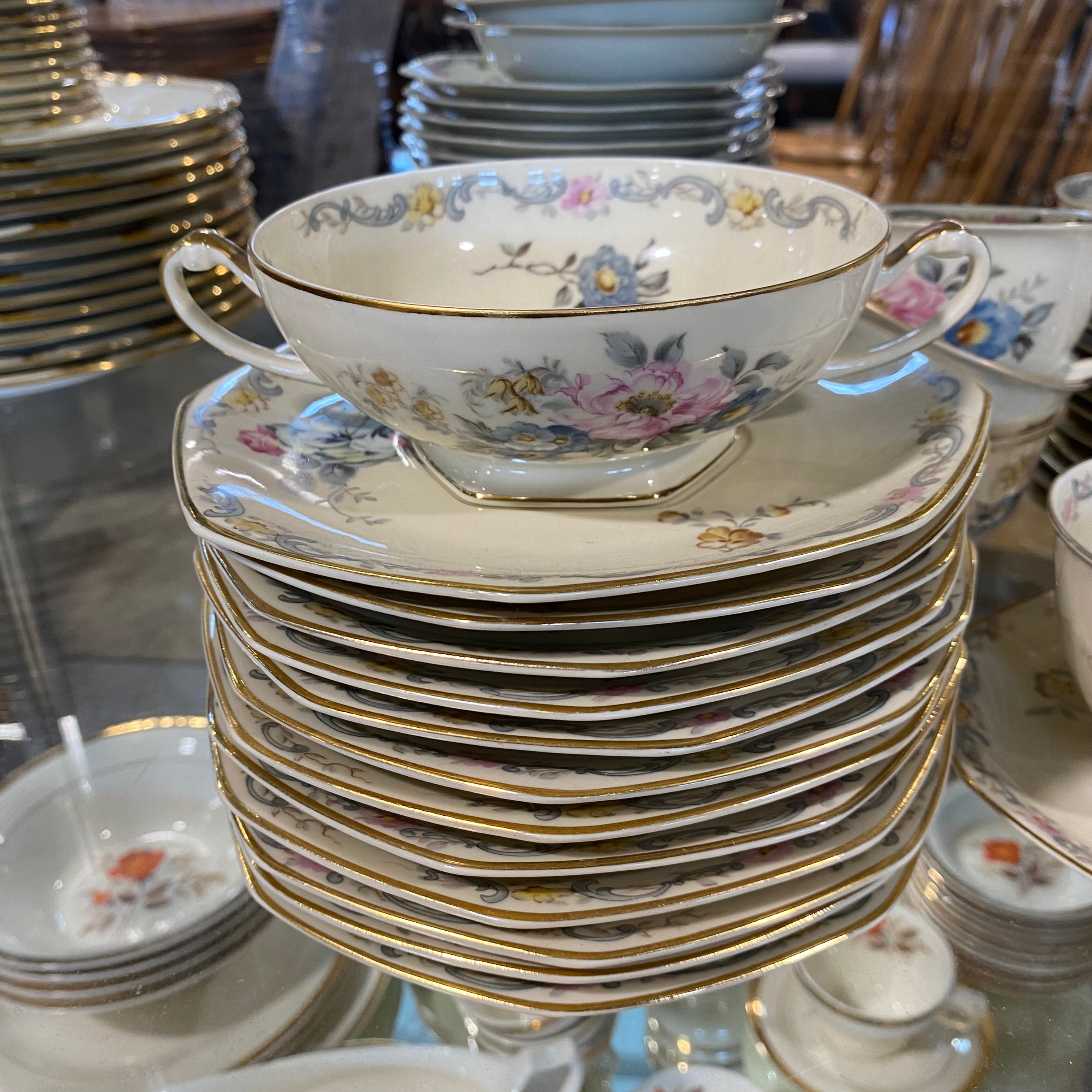 91 Piece Hutschenreuther Pastiellie China Set