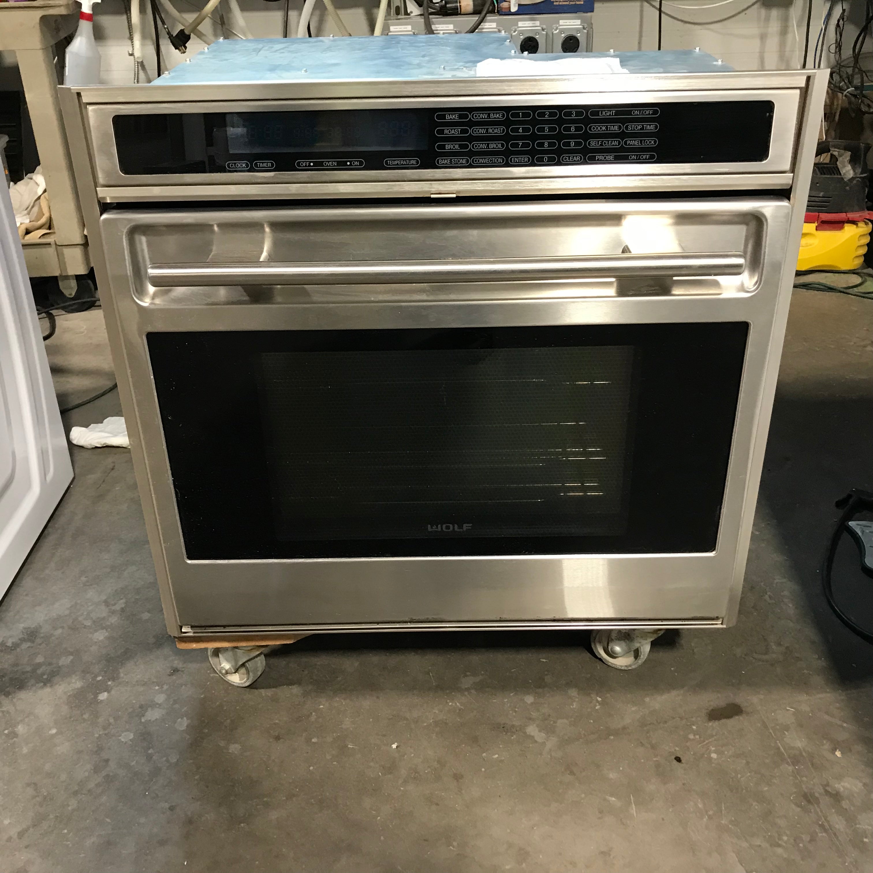 Wolf Stainless Steel Single Oven, Wall Oven 28.5"x 25"x 27.5"