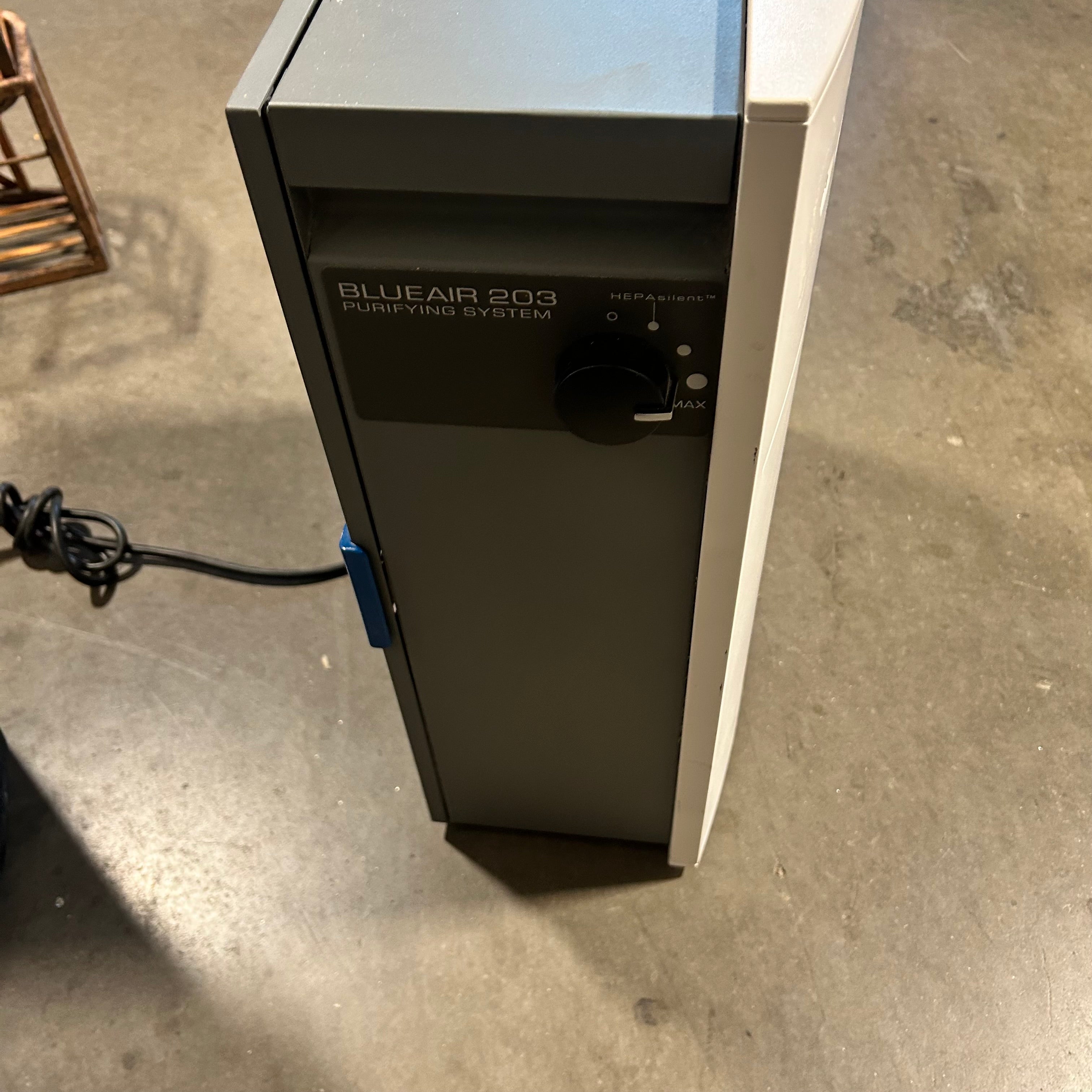 BlueAir 203 Purifying System 17"x 8"x 21"