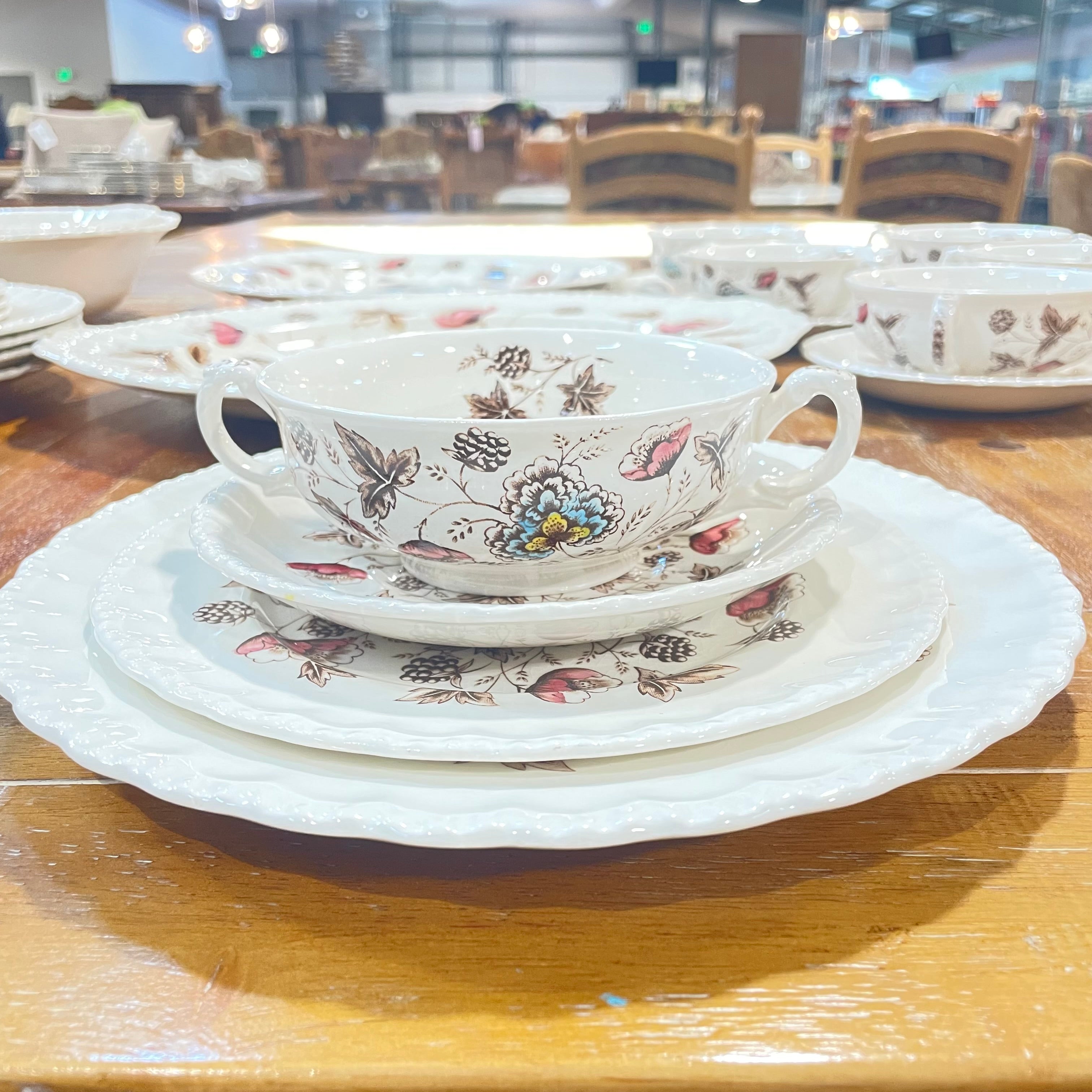Set of 31 Pieces Antique WH Grindley Old Chelsea Ironstone Dinnerware Set