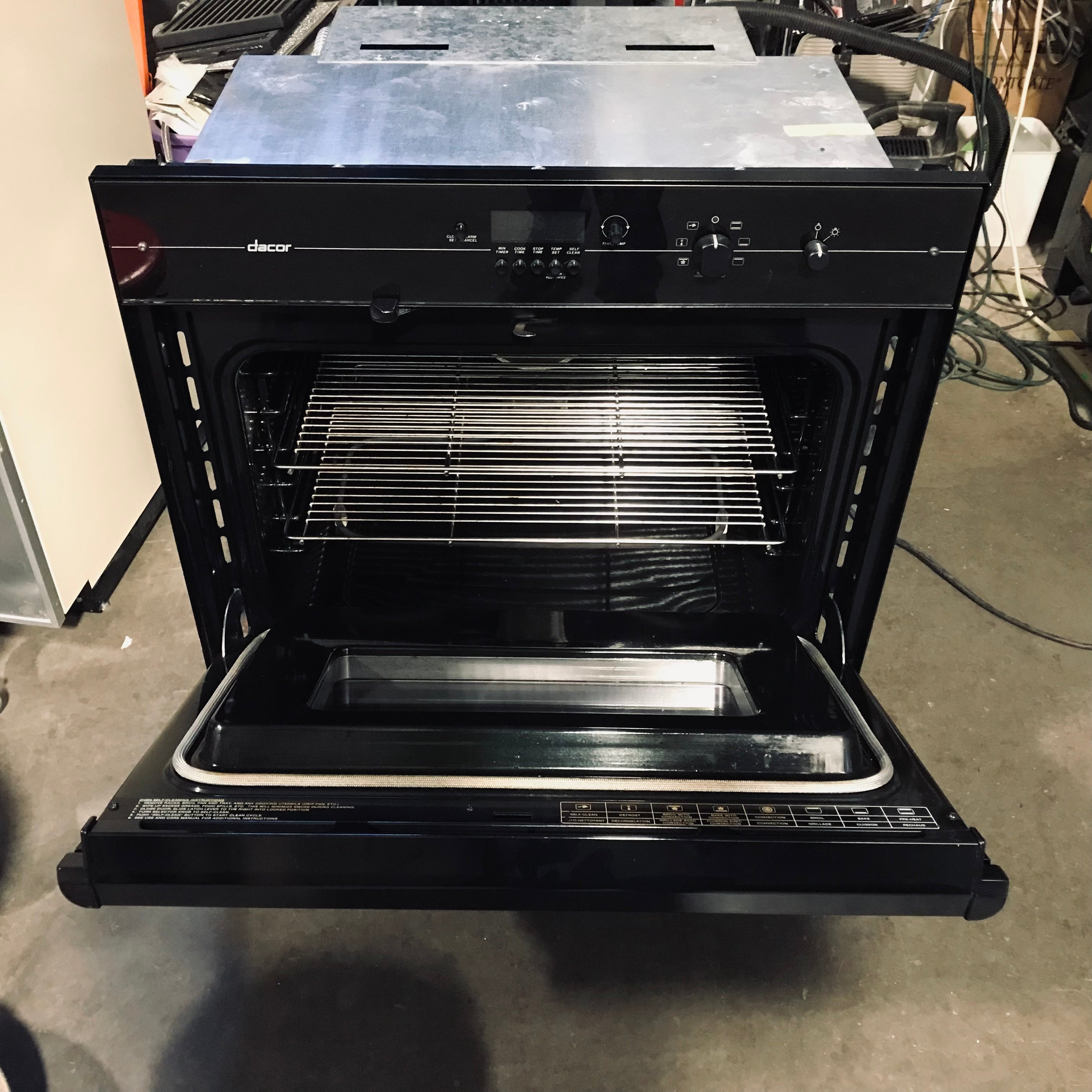 Dacor Black Electric Wall Oven 30"x 24"x 28"