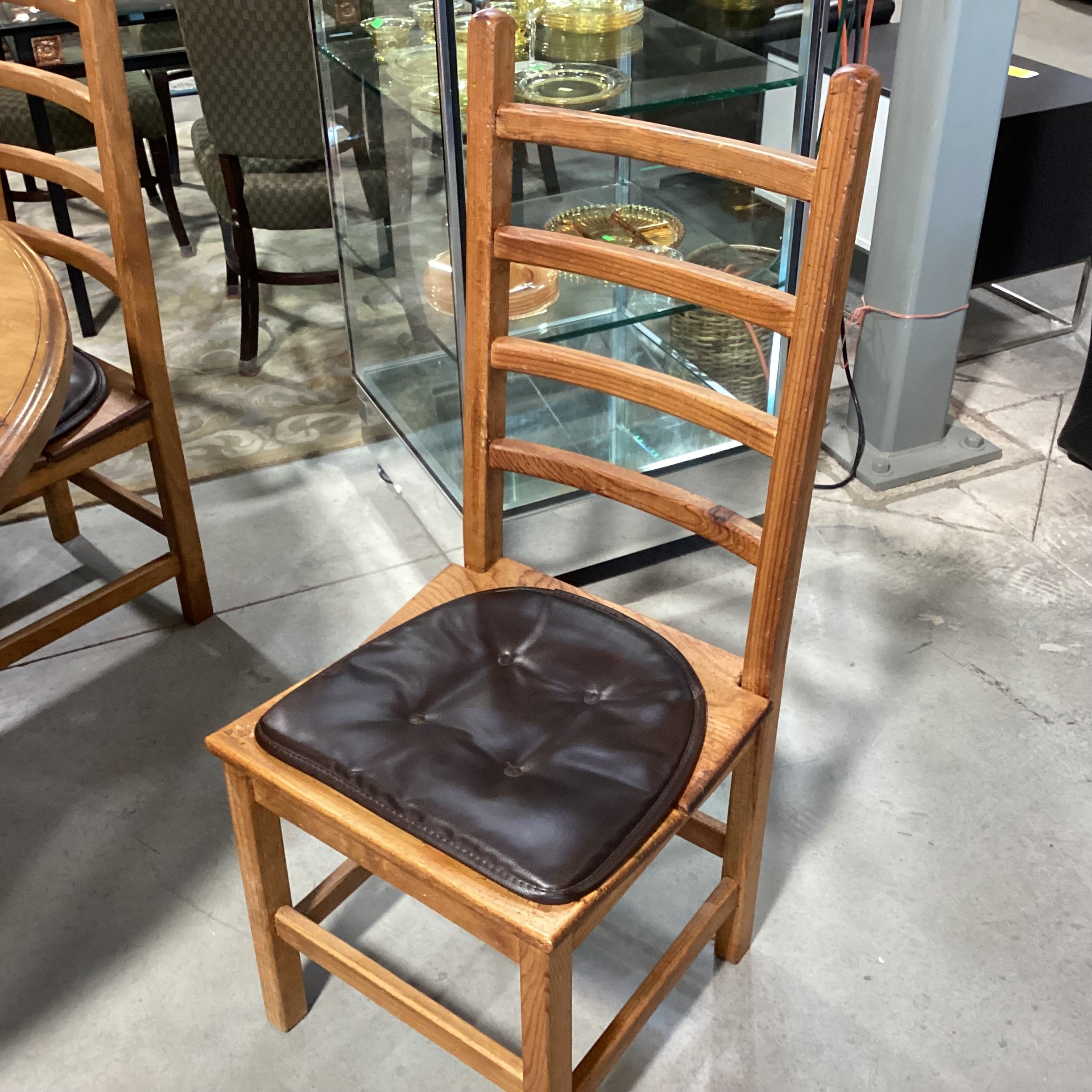 Round Distressed Finish Wood with Pedestal Table & 4 Chairs with Leather Cushions Dining Set 66" Diameter x 30.5"