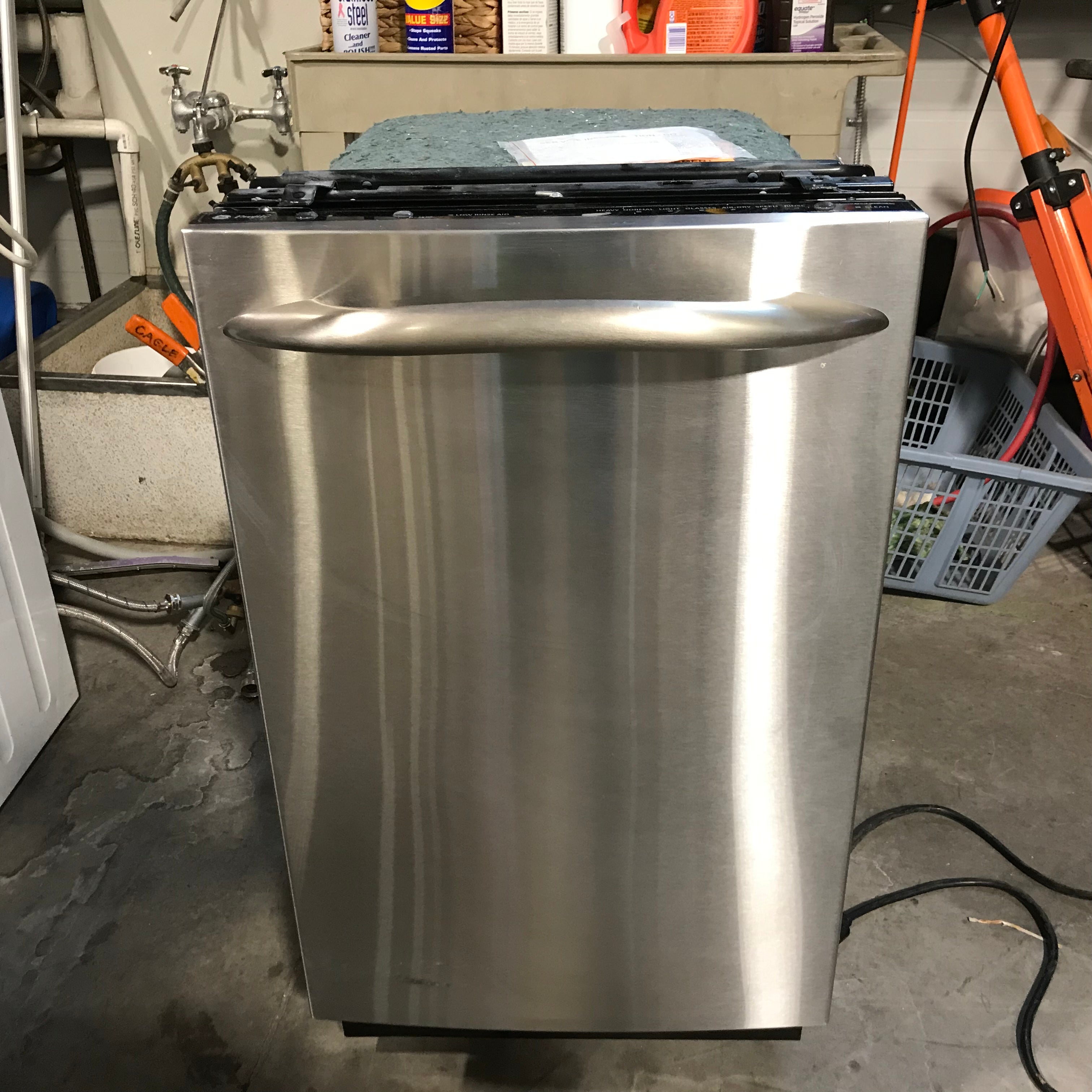 GE Profile Stainless Steel Dishwasher 17.5"x 22"x 34"