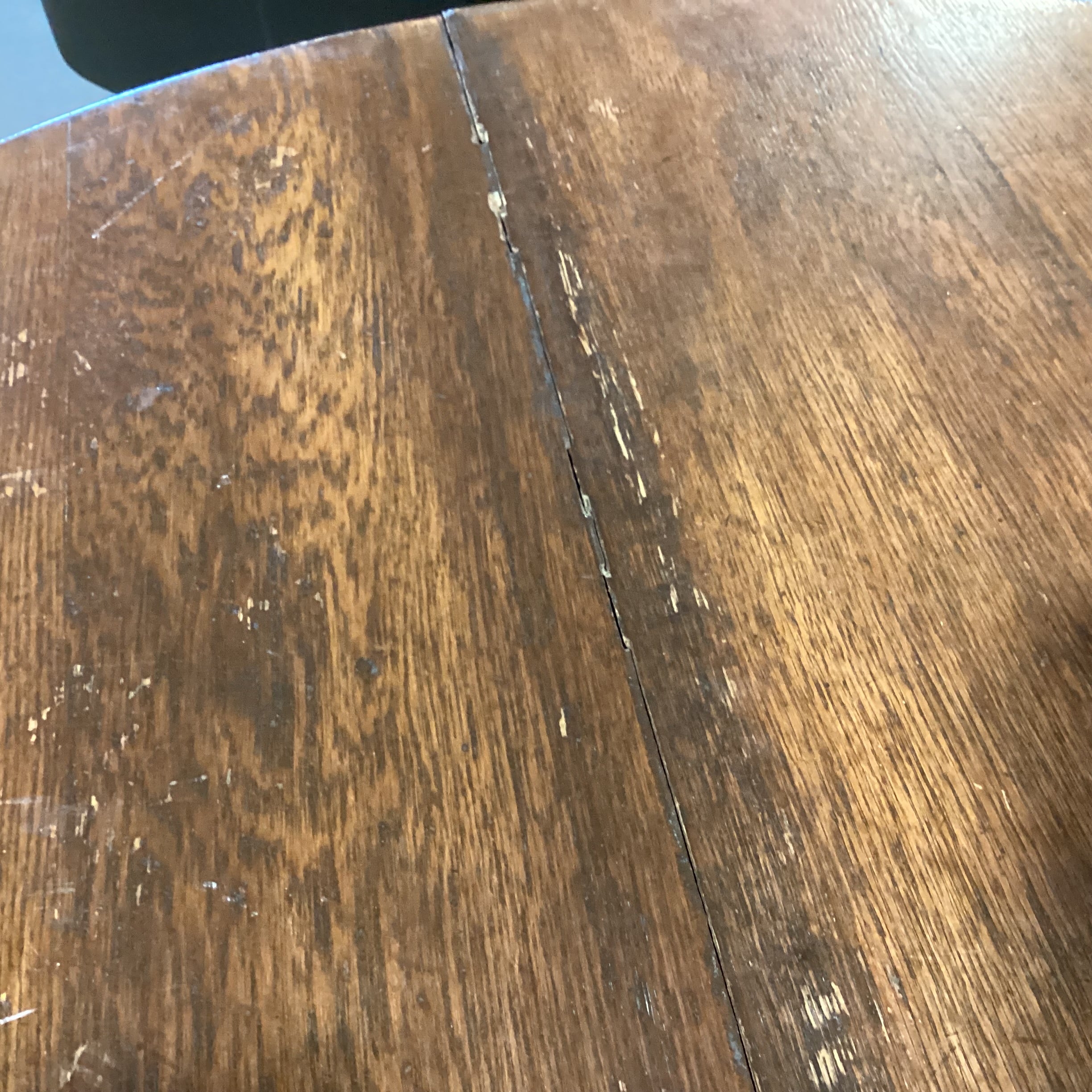 Antique Carved Oak Clawfoot Round Dining Table 42" Diameter x 28"