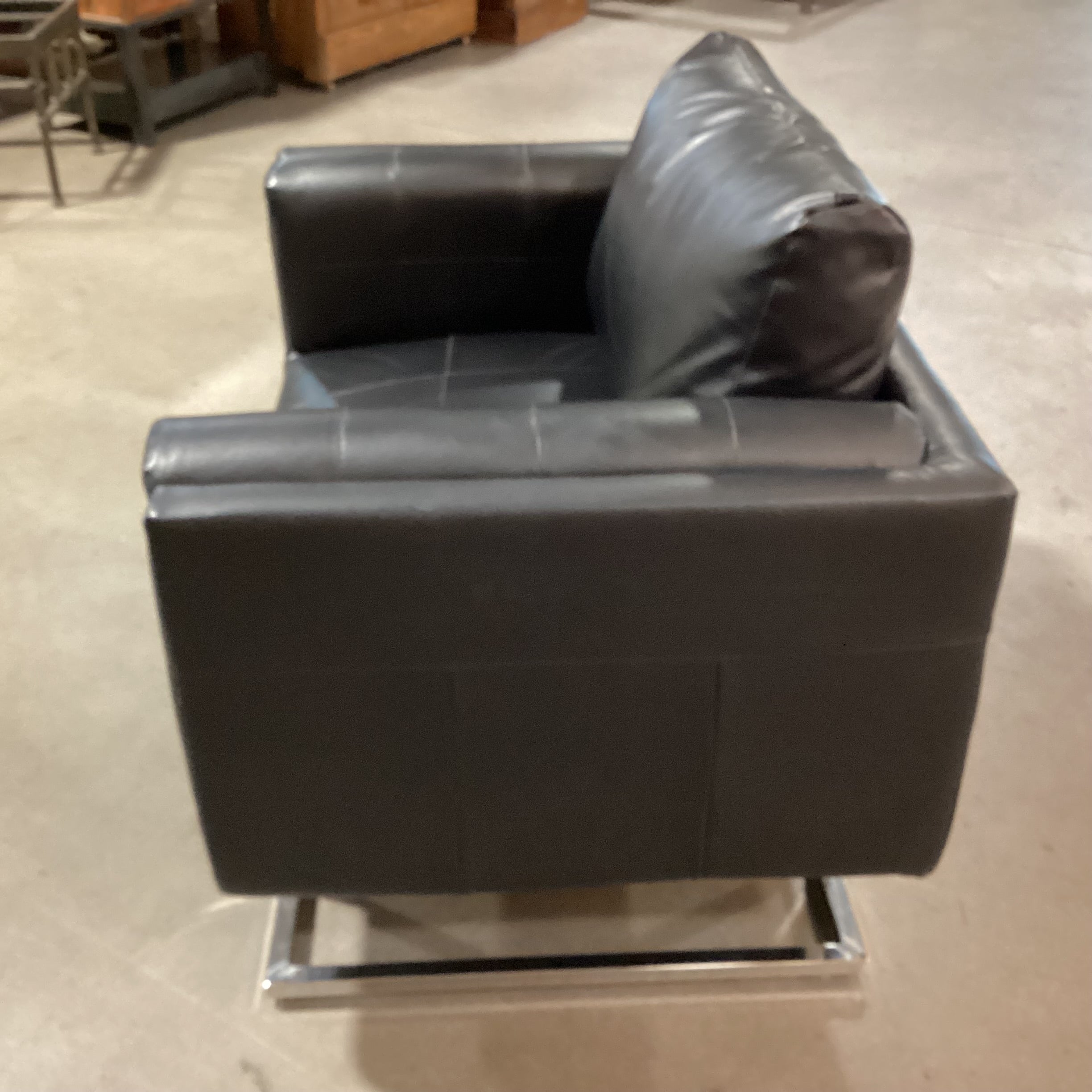VidaXL Black Faux Leather & Chrome Cube Chair 33"x 24"x 22"