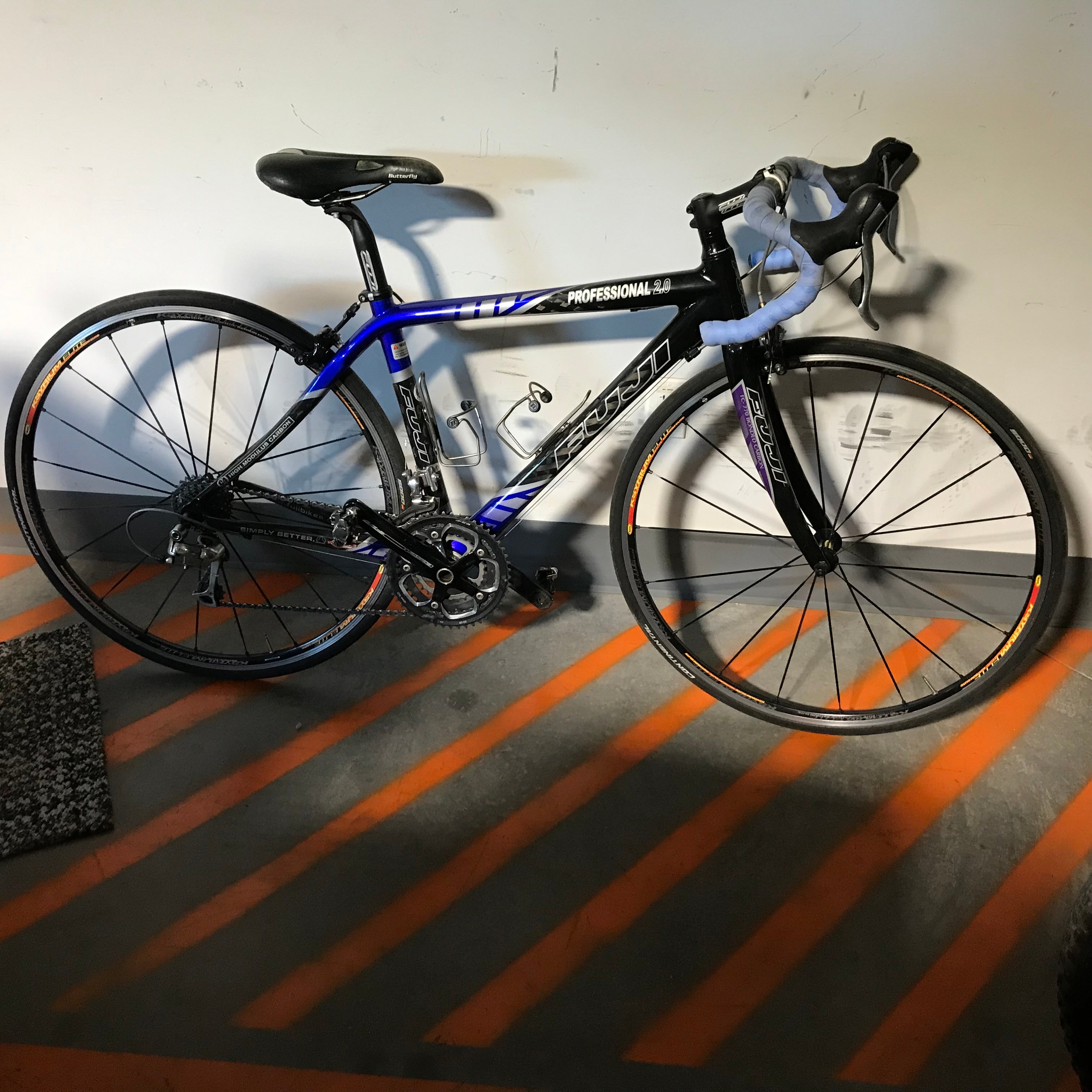 Fuji Professional 2.0 Blue/Black 44cm 30 Speed Carbon Road Bike