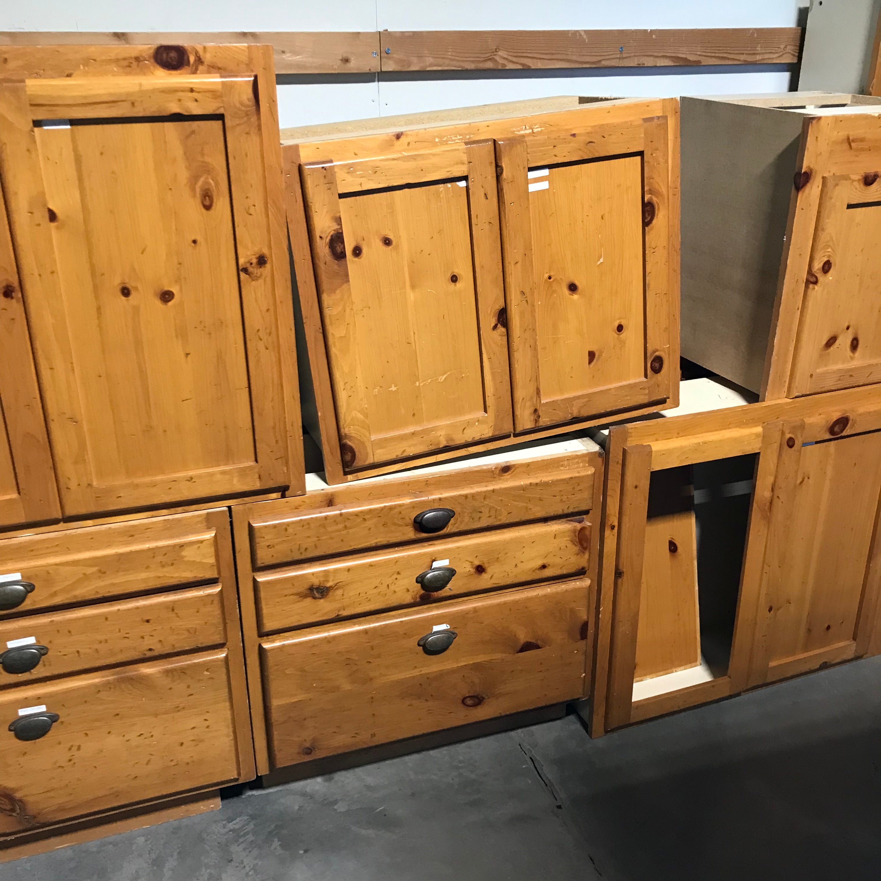 12 pc. Knotty Pine Stained Finish Vintage Hardware, 8 Uppers, 4 lowers, cabinet set