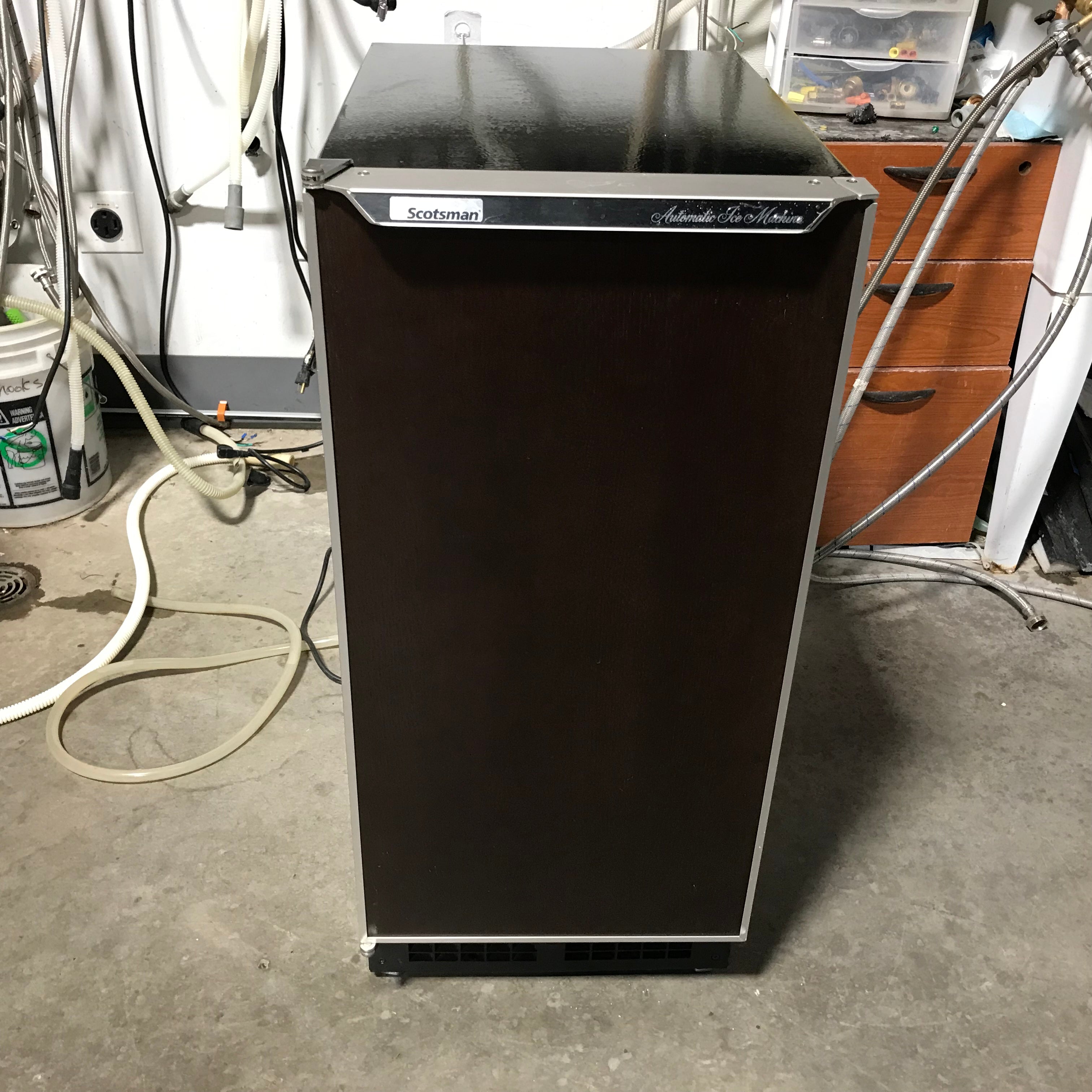 Scotsman Brown Wood Panel Door Ice Maker 15"x 22"x 34"