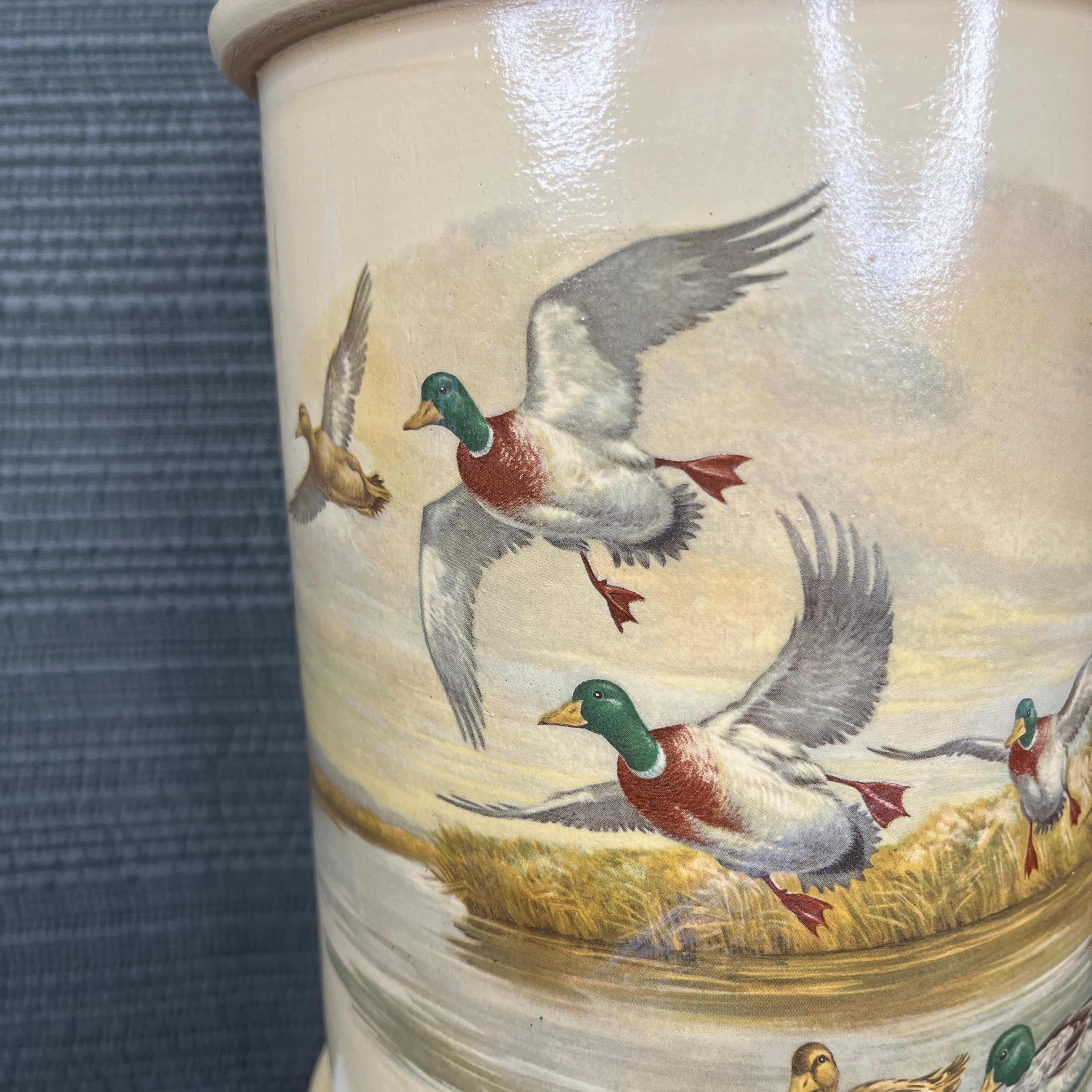 Scenic Porcelain and Wood Painted Duck Pond Table Lamp 7” Diameter x 17”