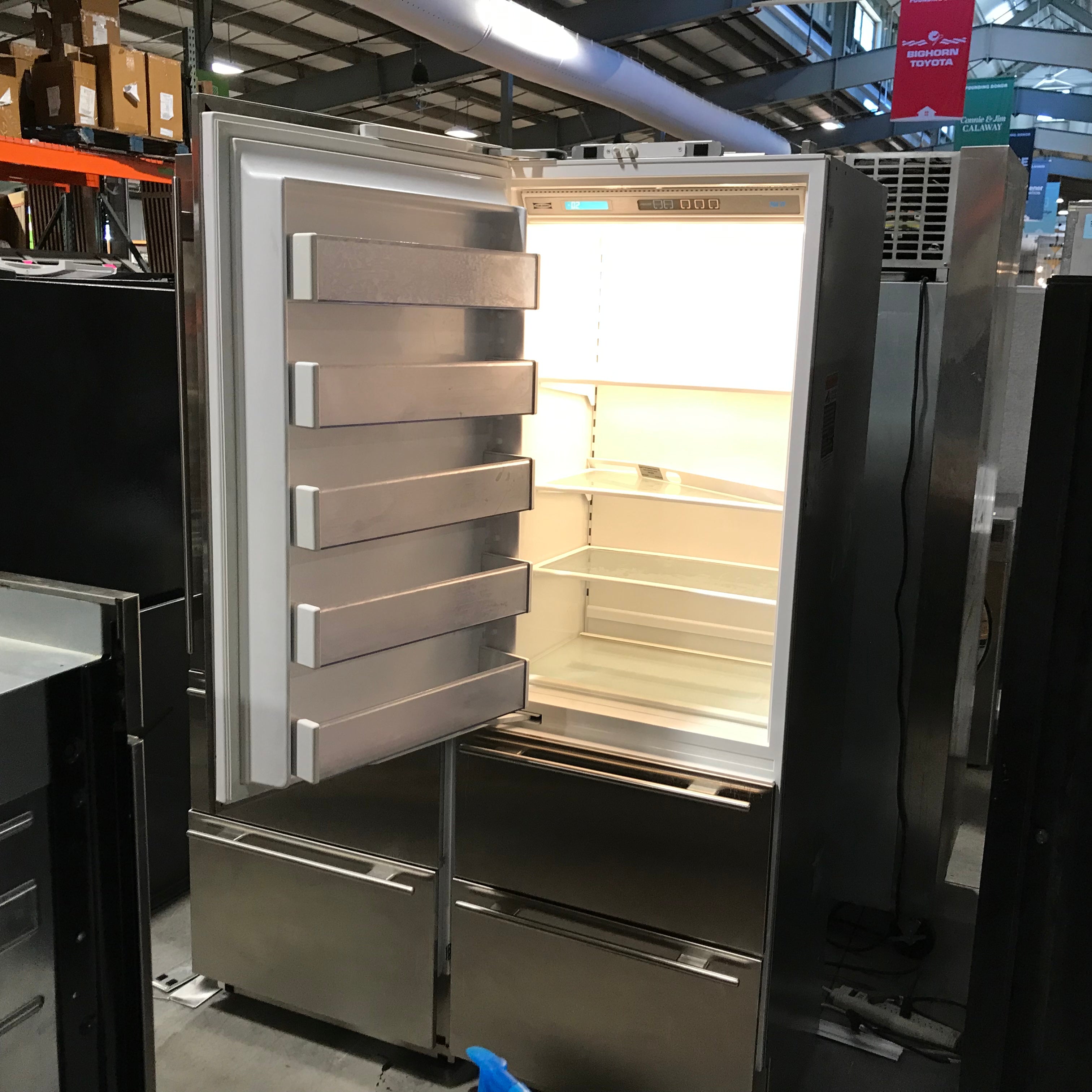 Sub-Zero 700 TF 27"/700 TR 27" Stainless Steel Refrigerator/Freezer Units (Sold As A Pair) 27"x 25"x 80"
