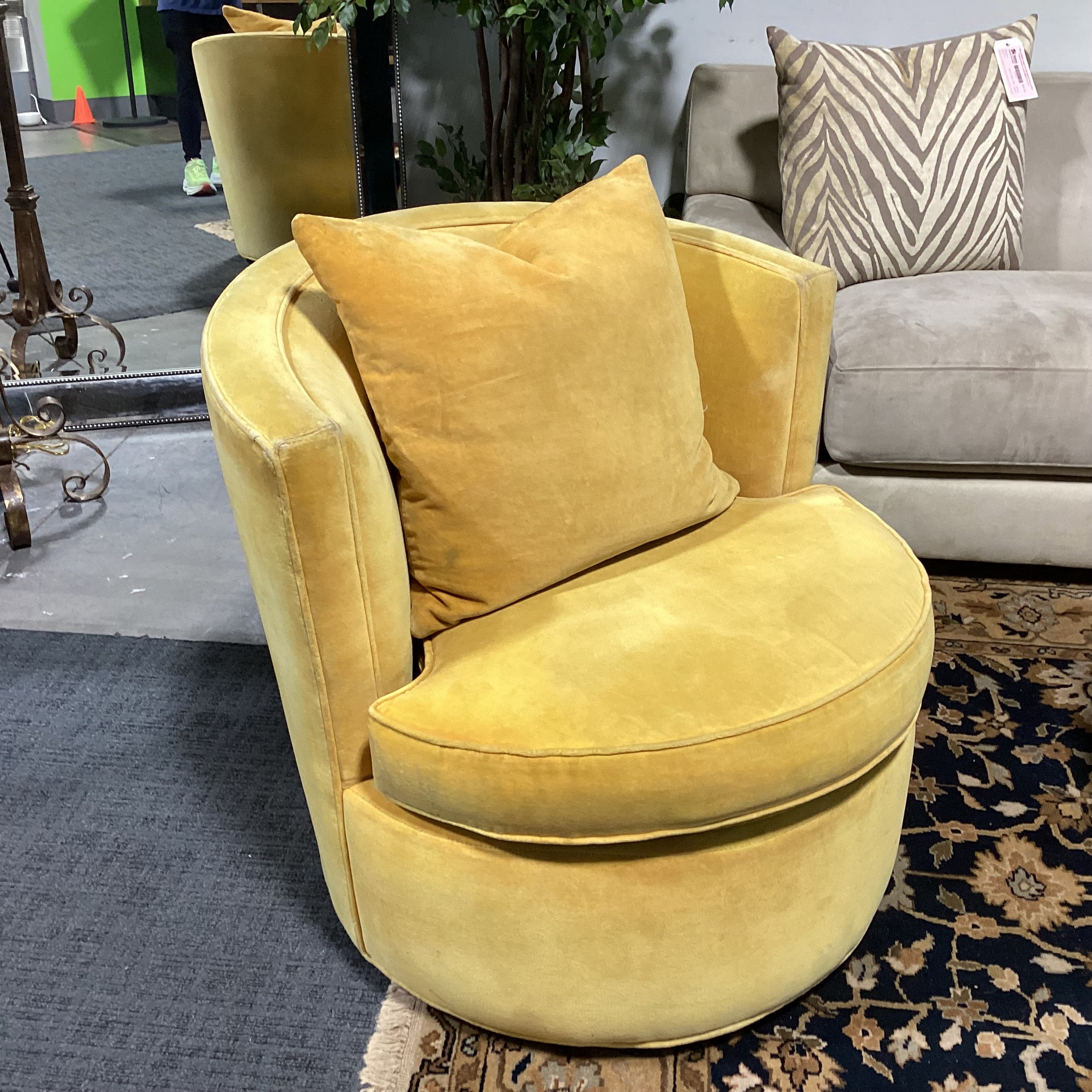 Room & Board Gold Velvet with Accent Pillow Swivel Barrel Chair 32"x 30"x 30"