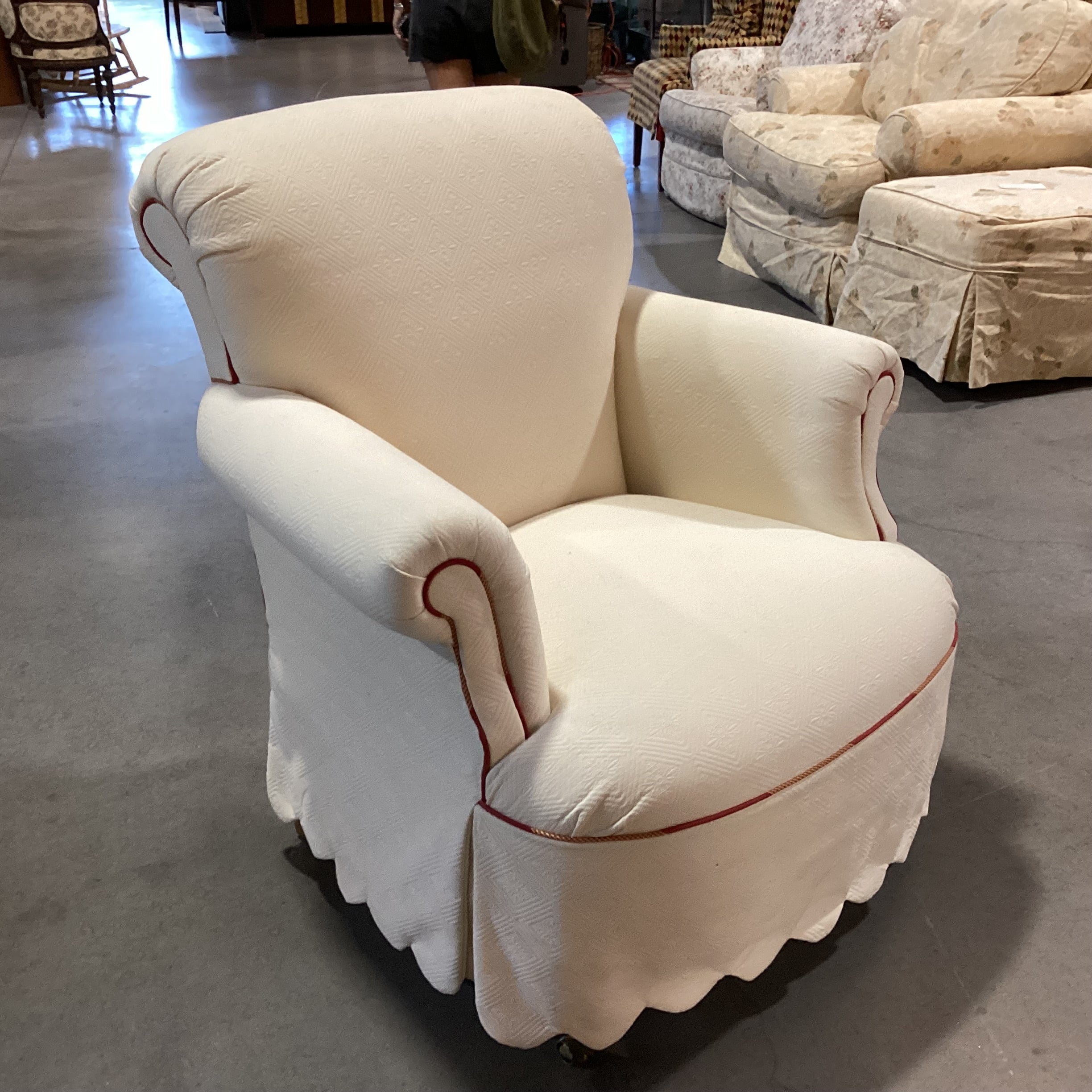 Cotswold Cottage Higland House Custom Cream Raised Diamond Scallop Skirt & Piping Front Castered Chair 36"x 36"x 39"