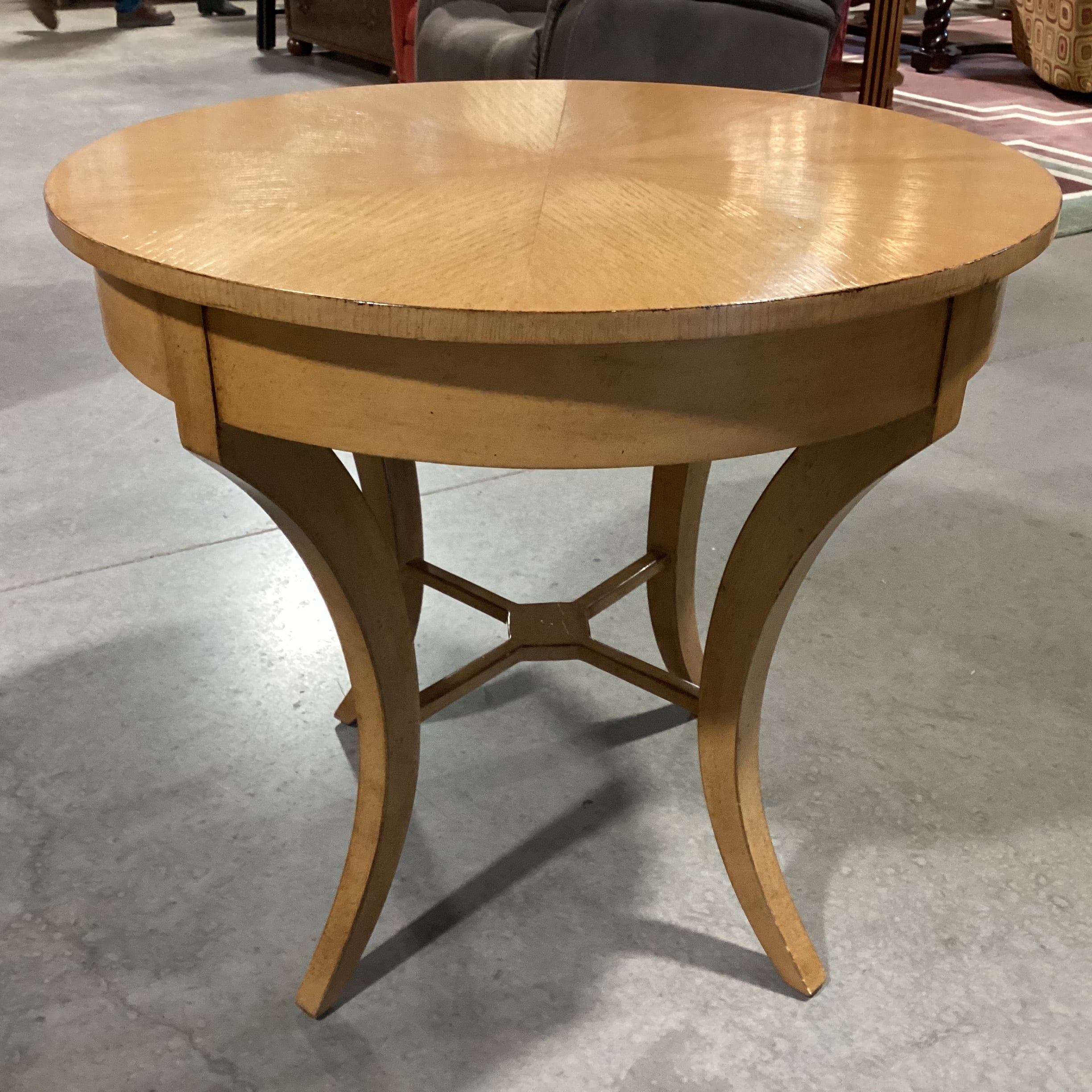 Light Finished Curved Leg & Center Detail Round Accent Table 30" Diameter x 27"