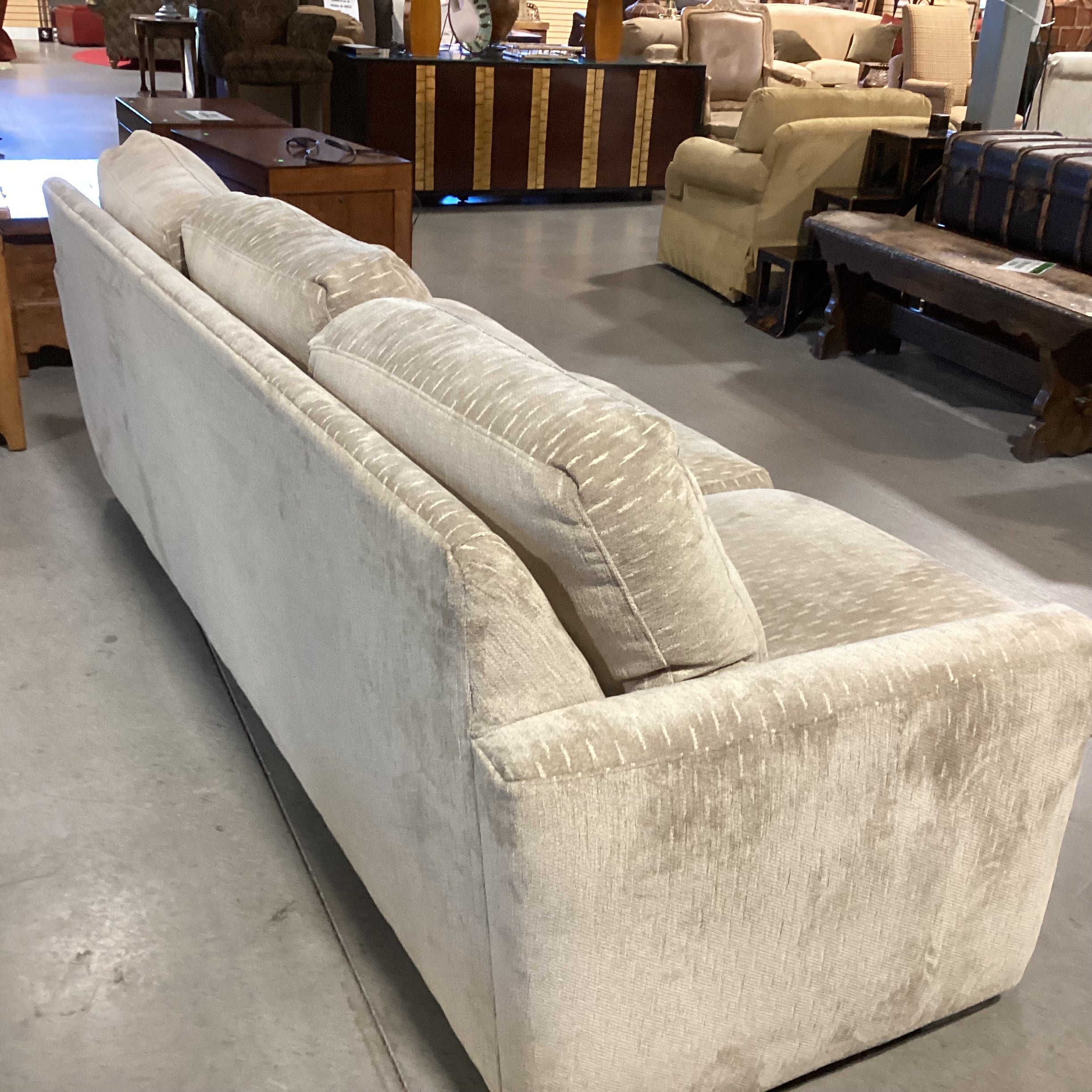 Flexsteel Beige & Cream Plush Woven Pattern Sofa 94"x 40"x 32"